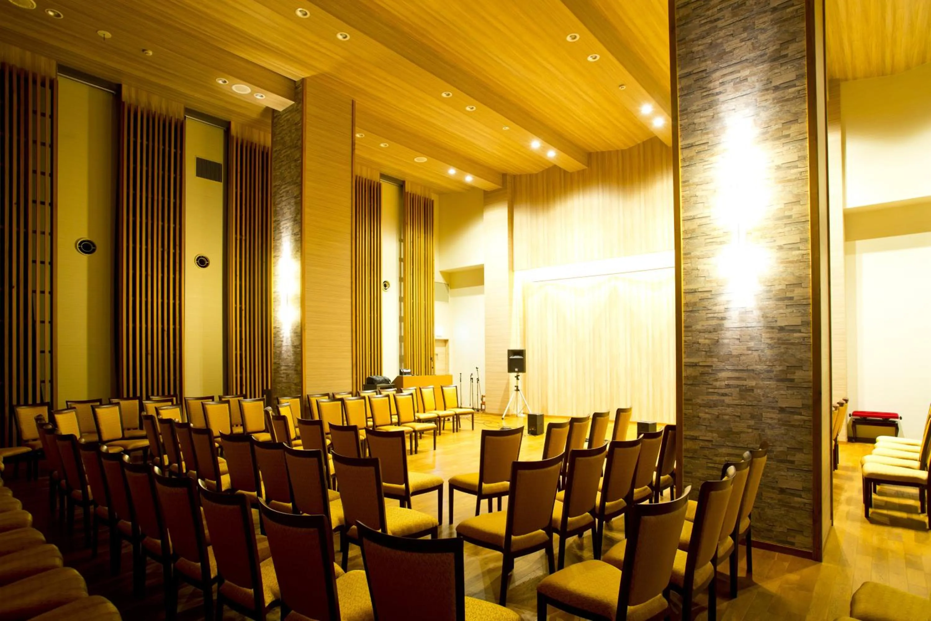 Area and facilities in Fukuchiyama Sun Hotel