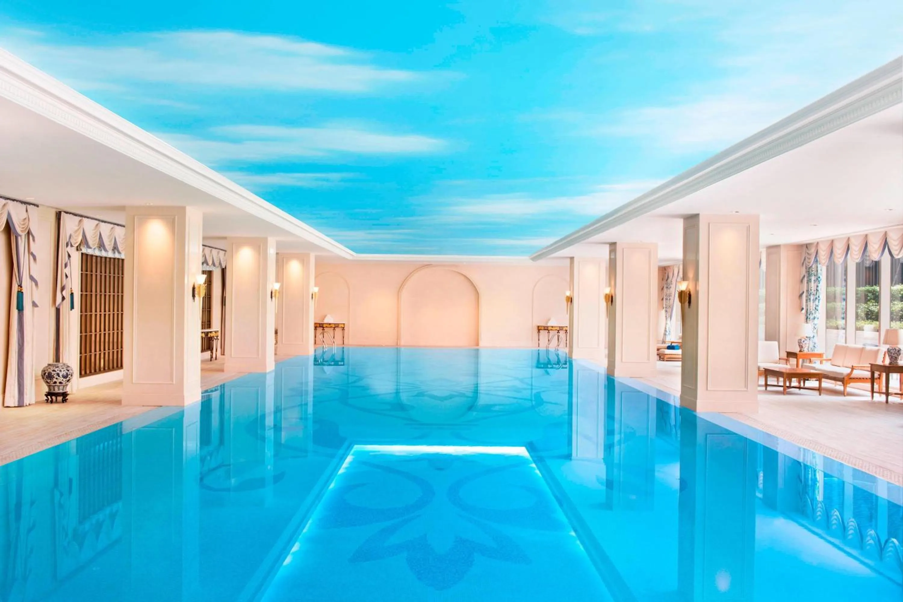 Swimming pool in The Azure Qiantang, a Luxury Collection Hotel, Hangzhou