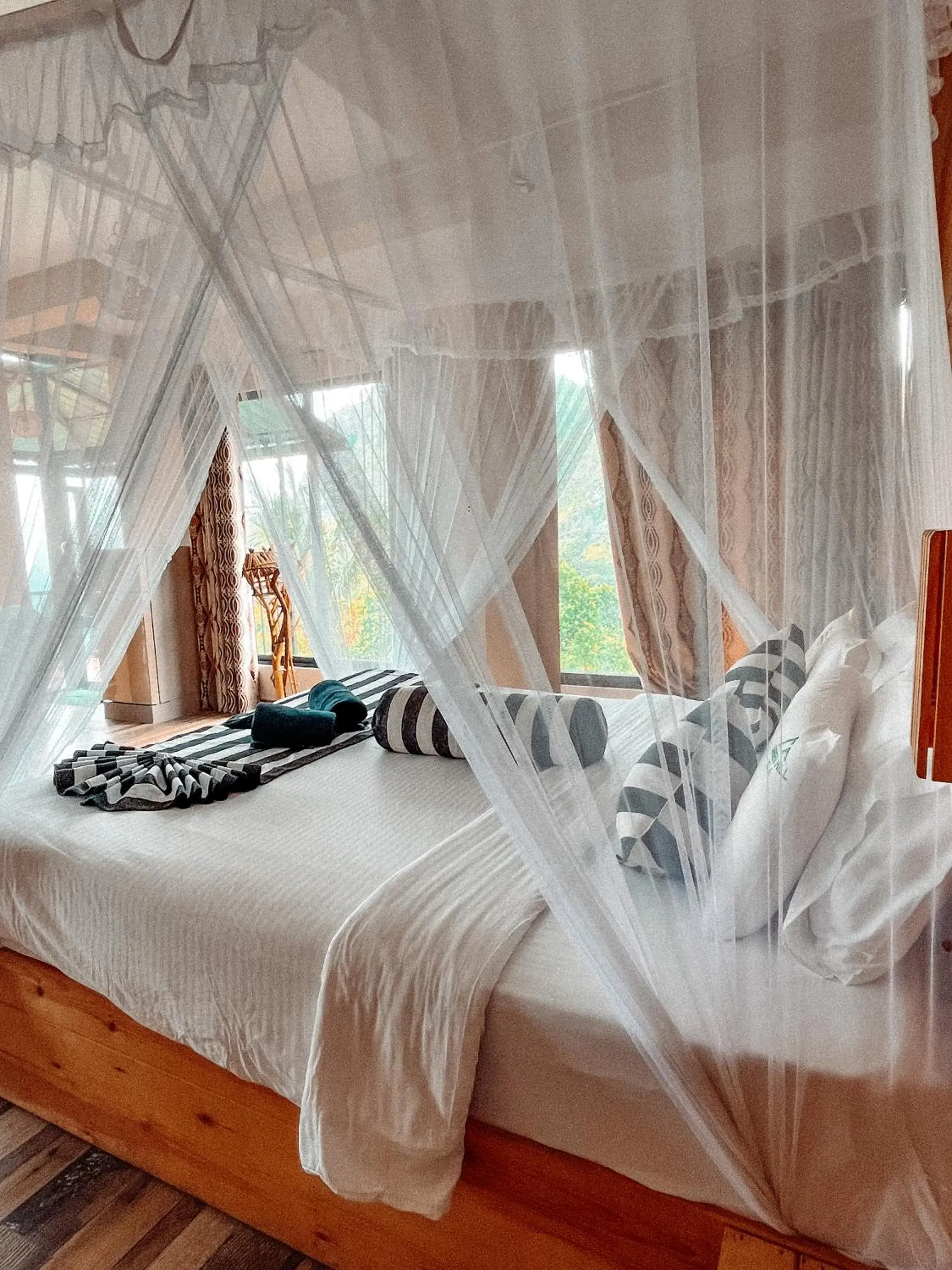 Superior Family Room in Green Hill Superior Family Room in Green Hill