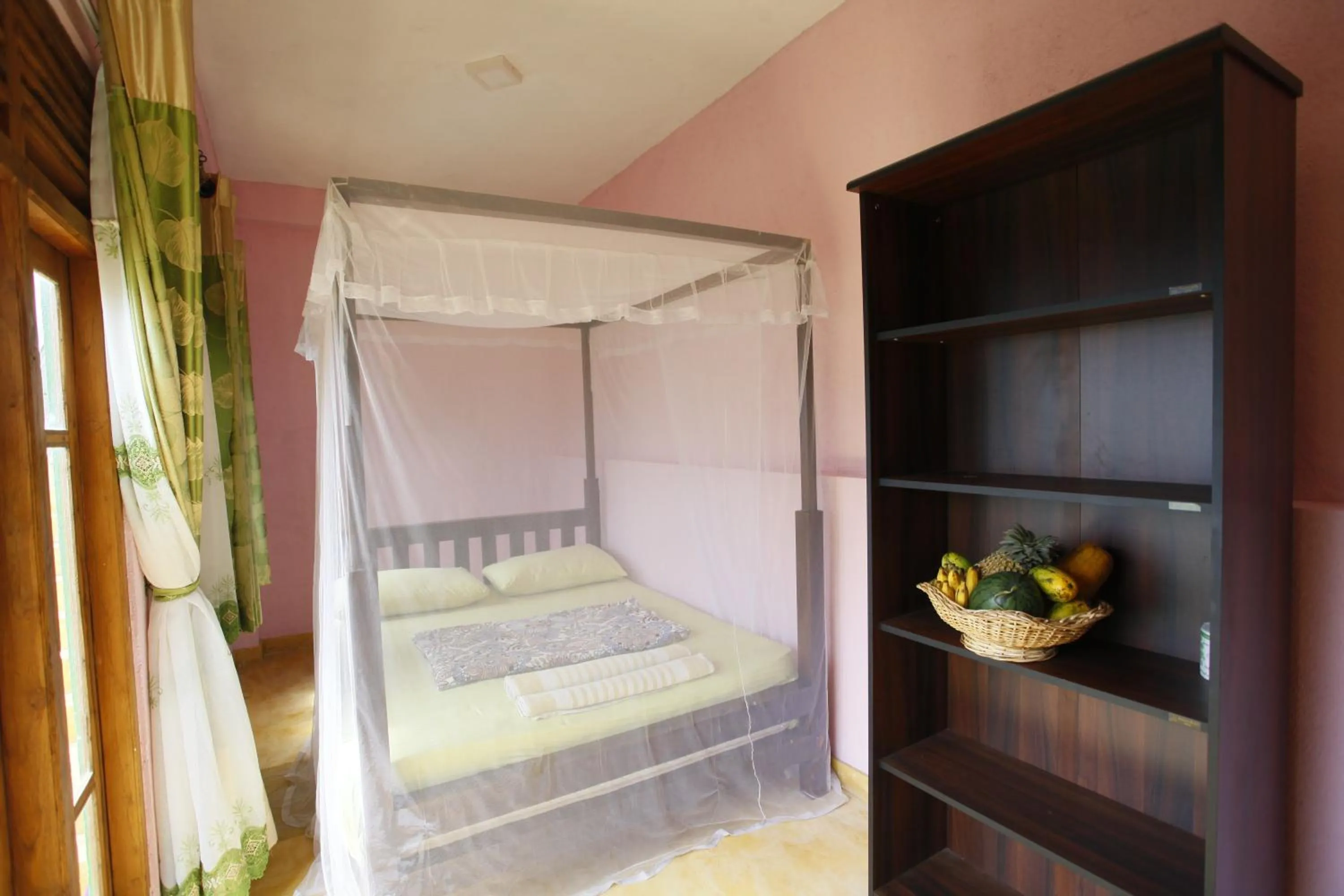 Bedroom, Bed in Green Hill