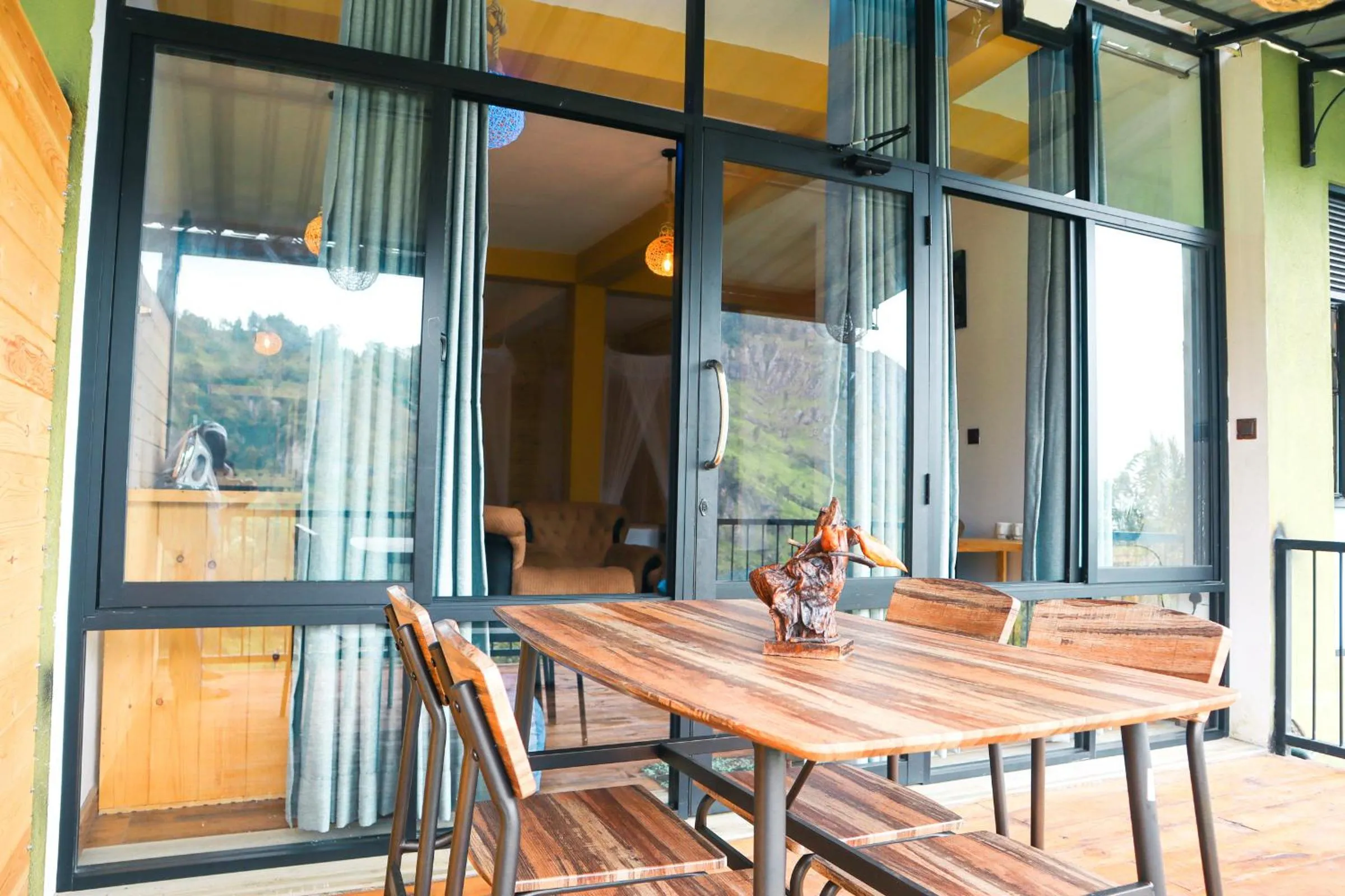 Dining area in Green Hill
