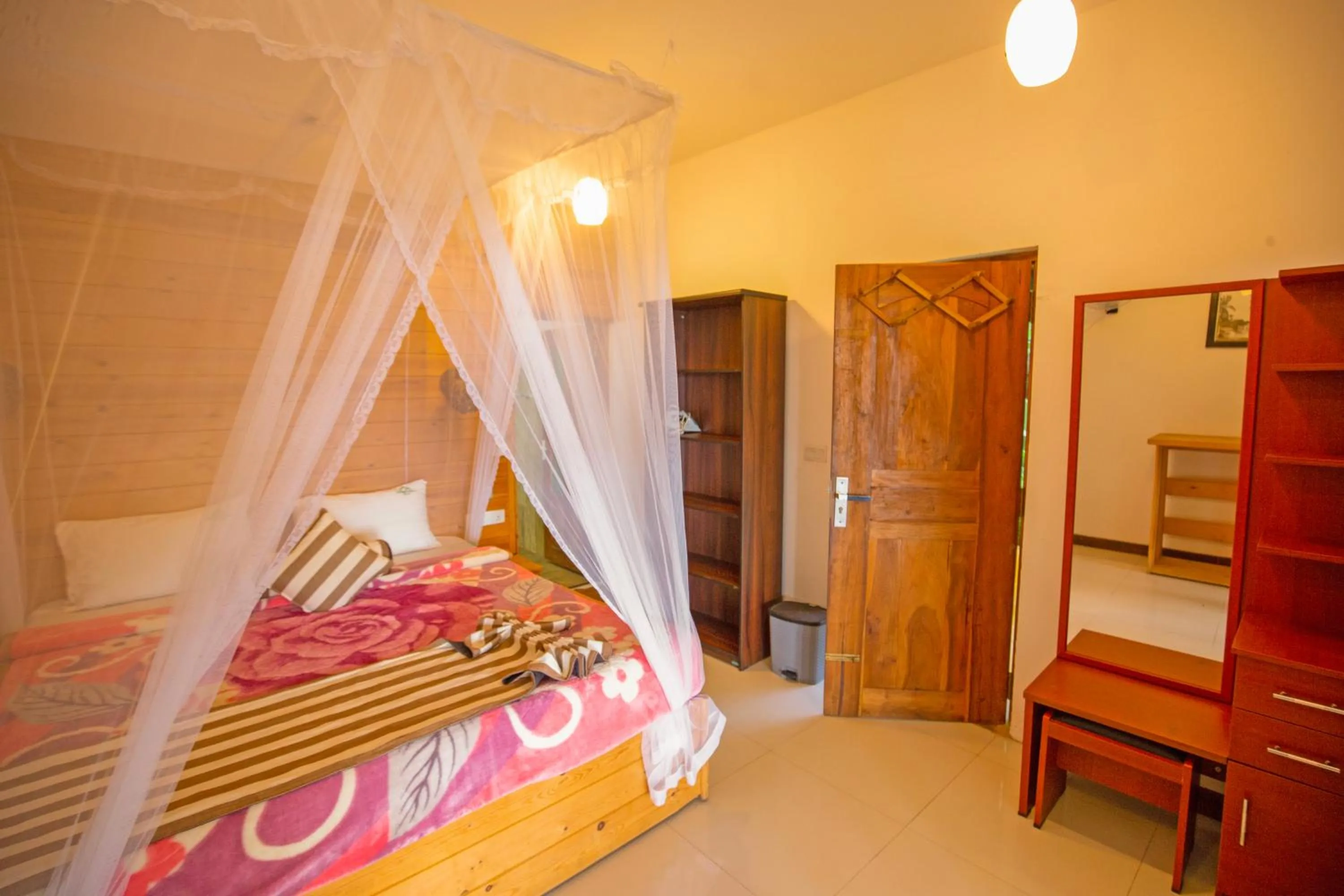 Bedroom, Bed in Green Hill