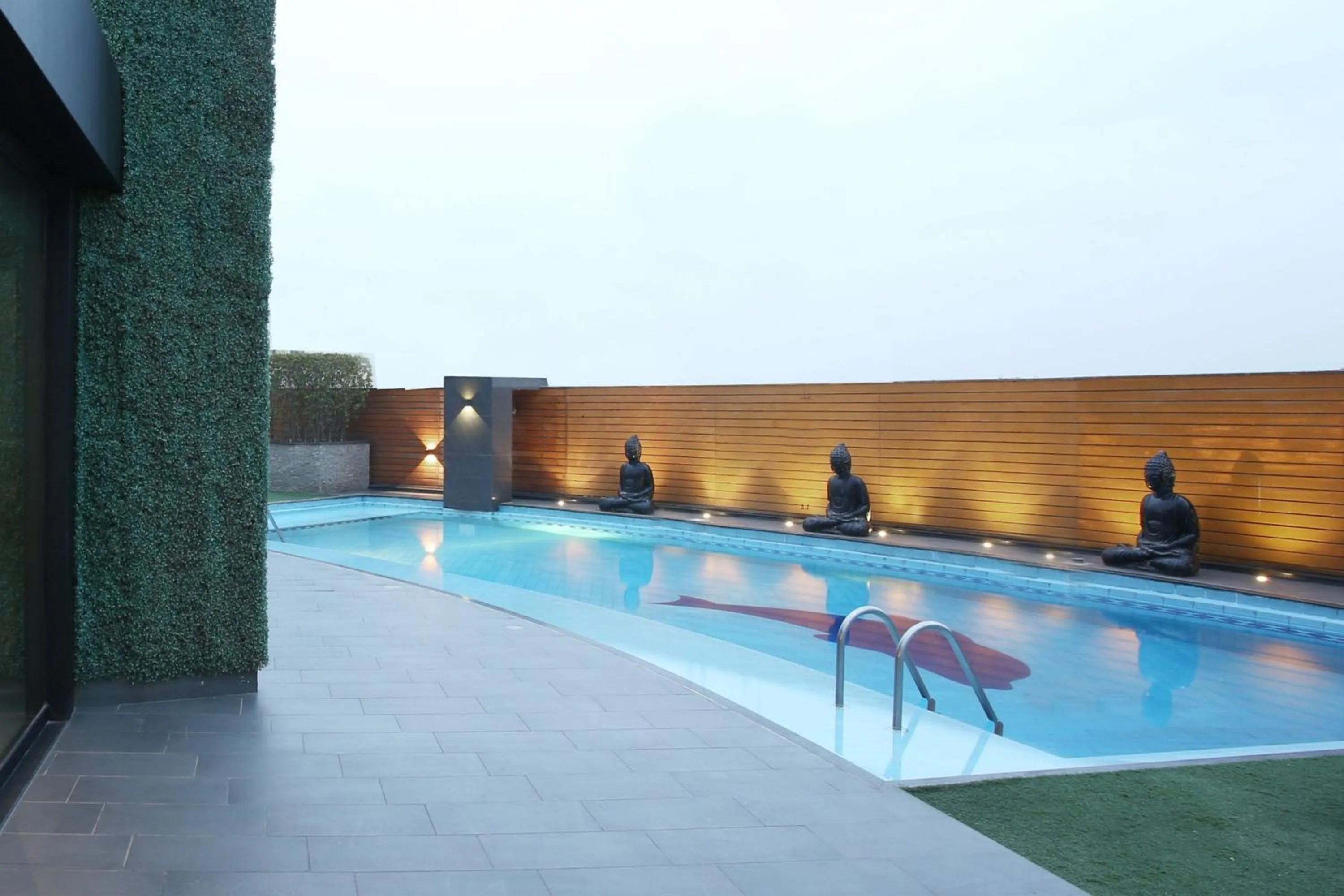 Swimming pool in Four Points by Sheraton Lahore