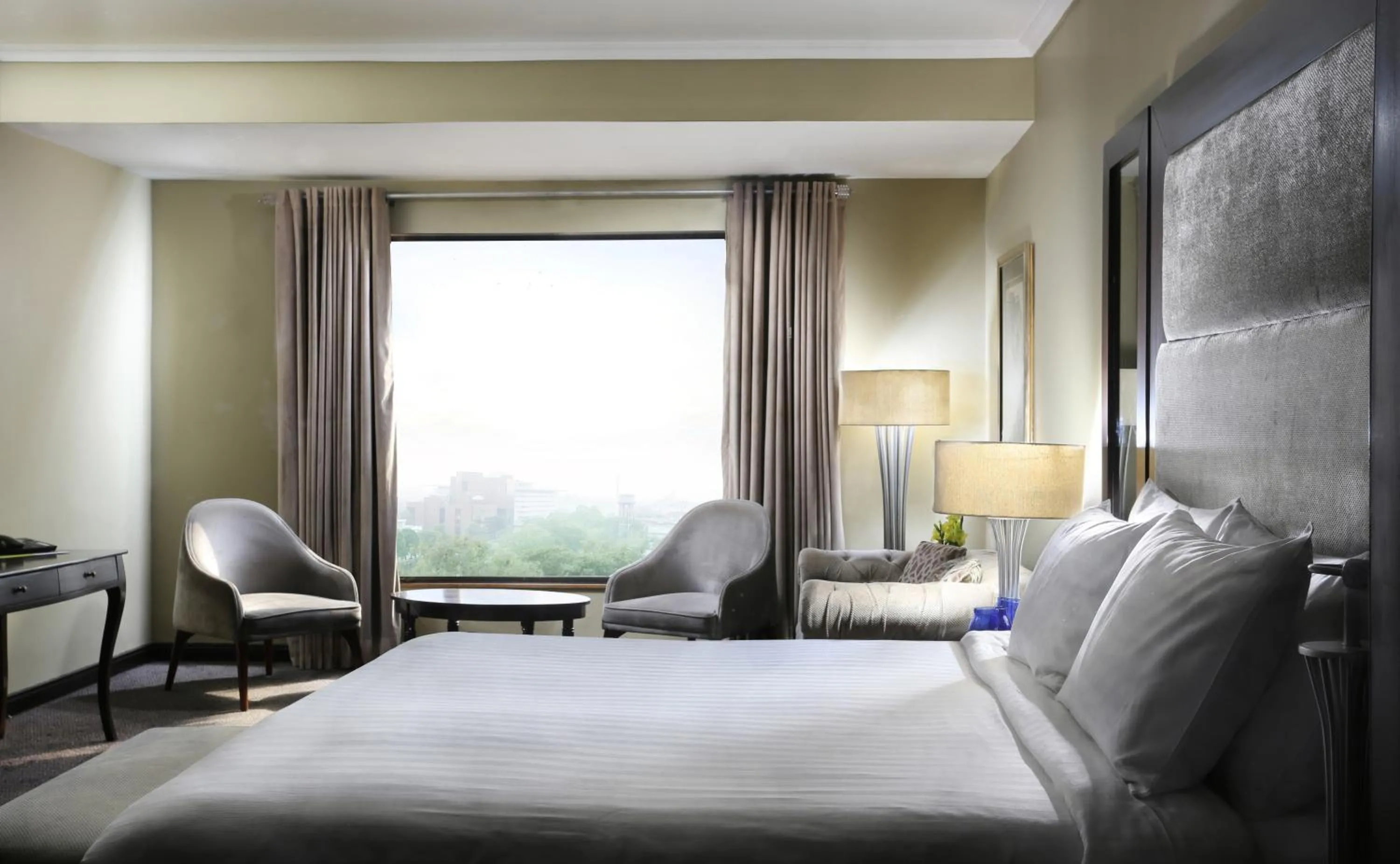 Bedroom, Bed in Four Points by Sheraton Lahore