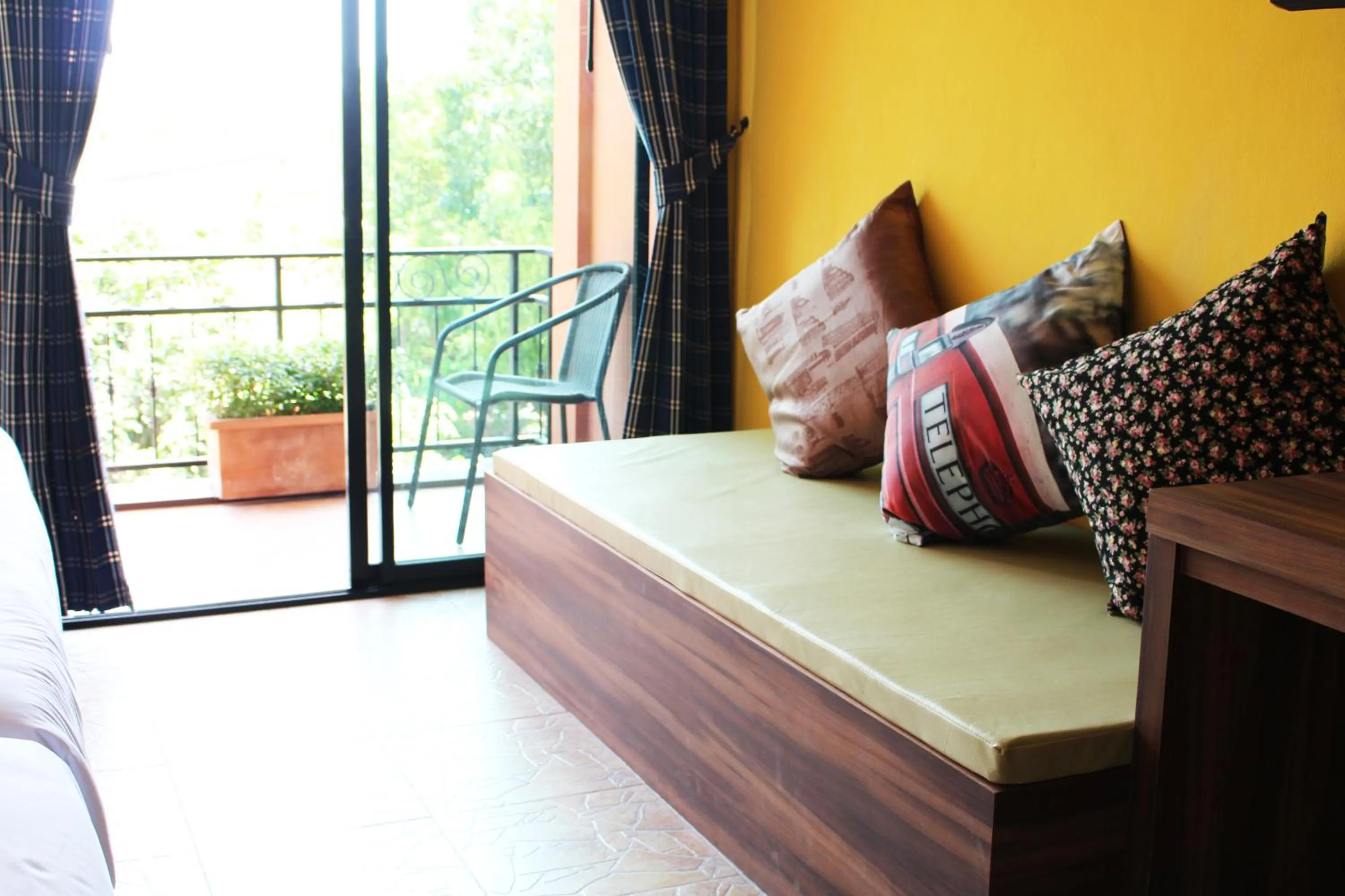 Balcony/Terrace, Bed in The Castello Resort