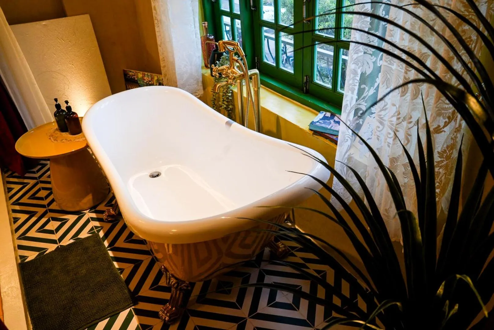 Bath in The Castello Resort