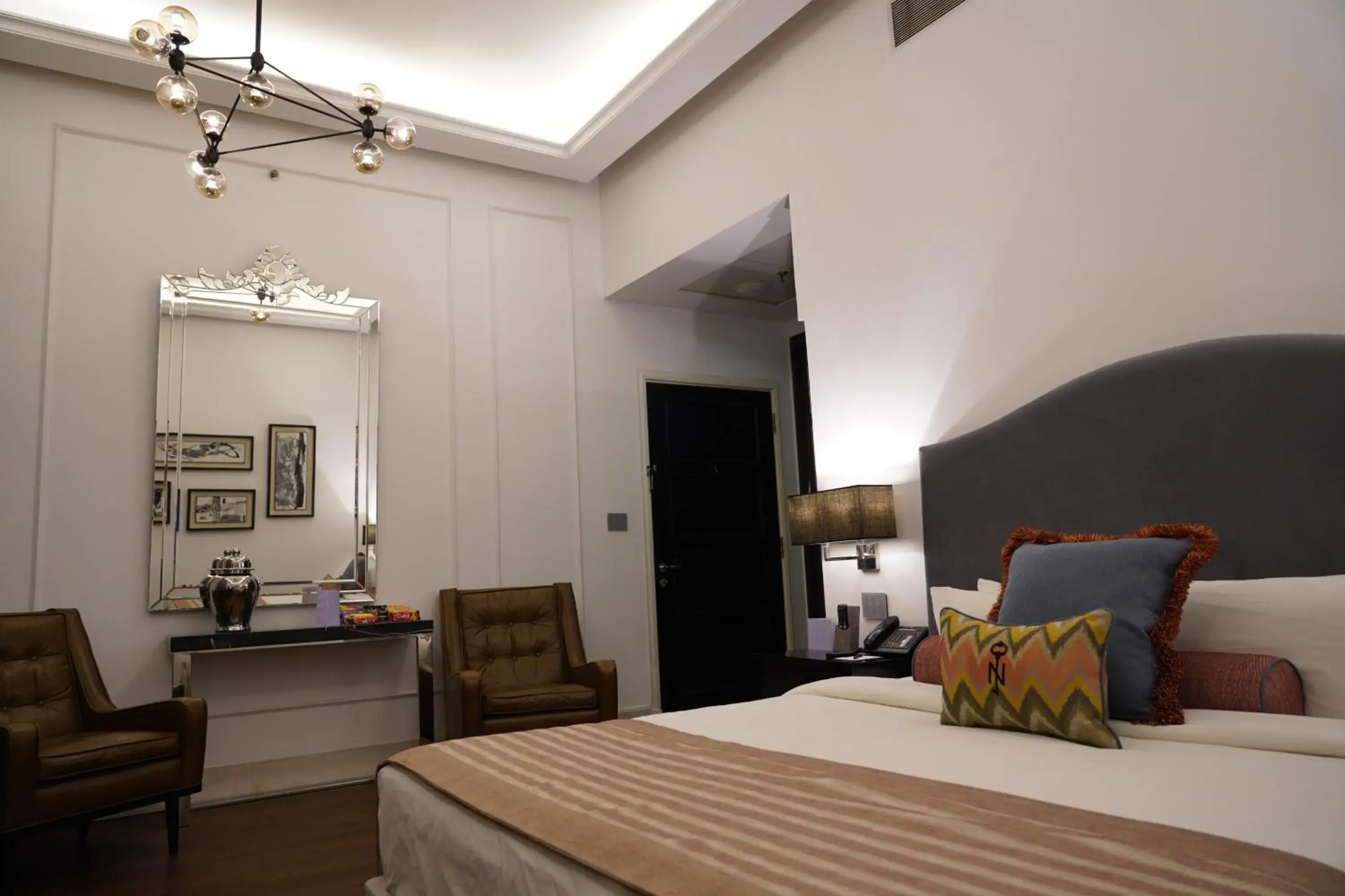 Deluxe Room in The Nishat Hotel Deluxe Room in The Nishat Hotel