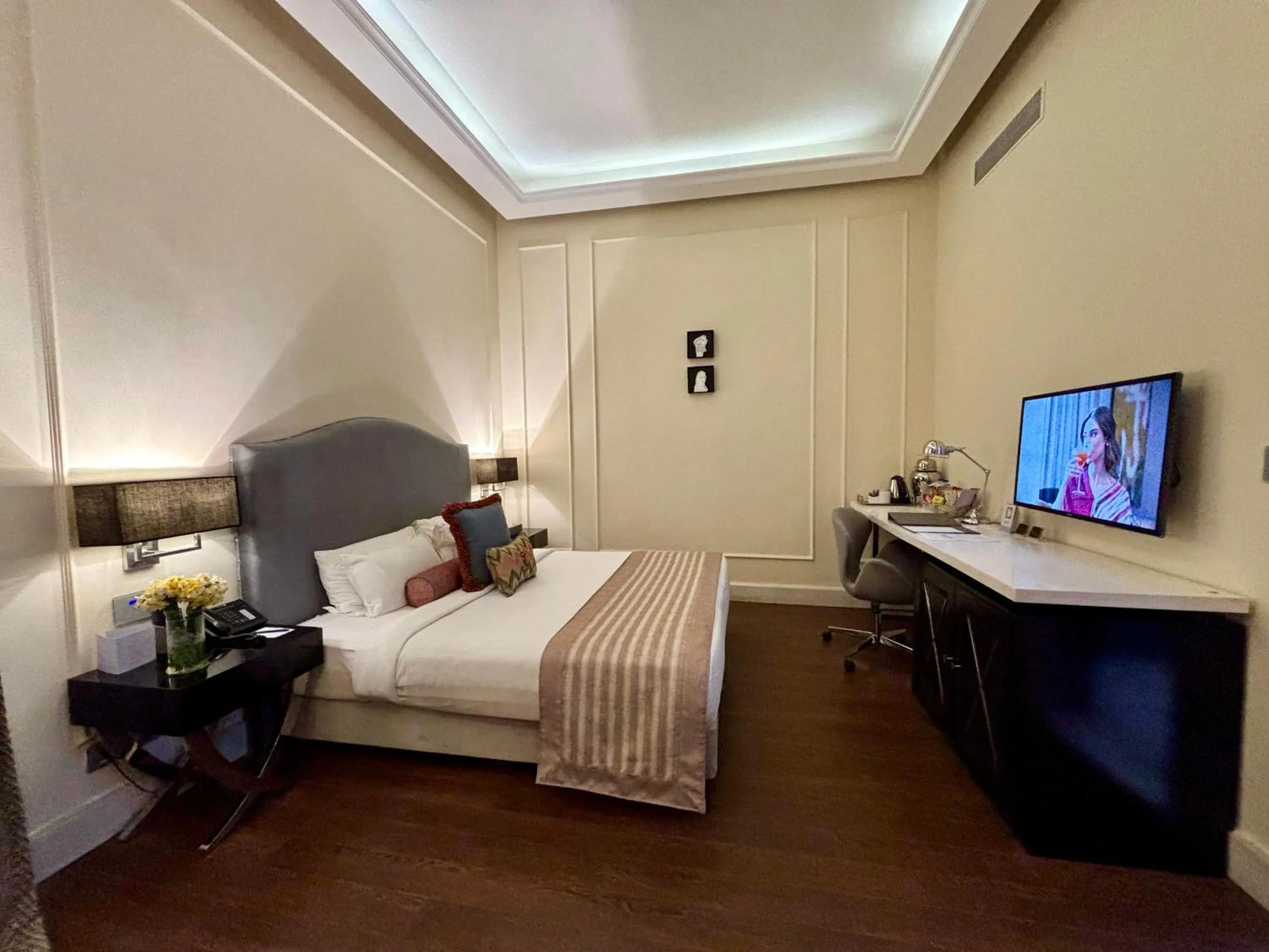 Bed in The Nishat Hotel