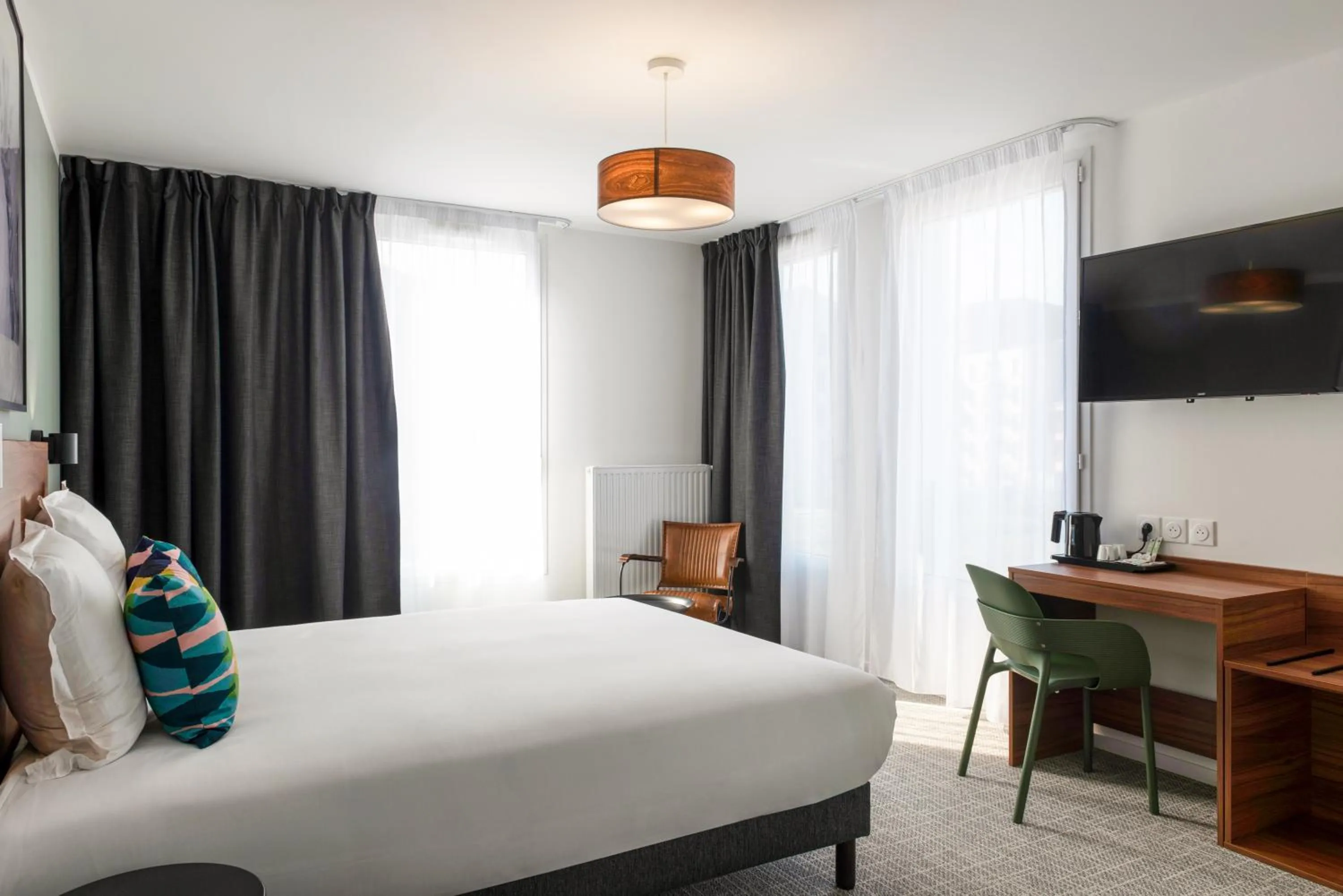 Photo of the whole room, Bed in The Originals Residence, Le Wax, Lille Est