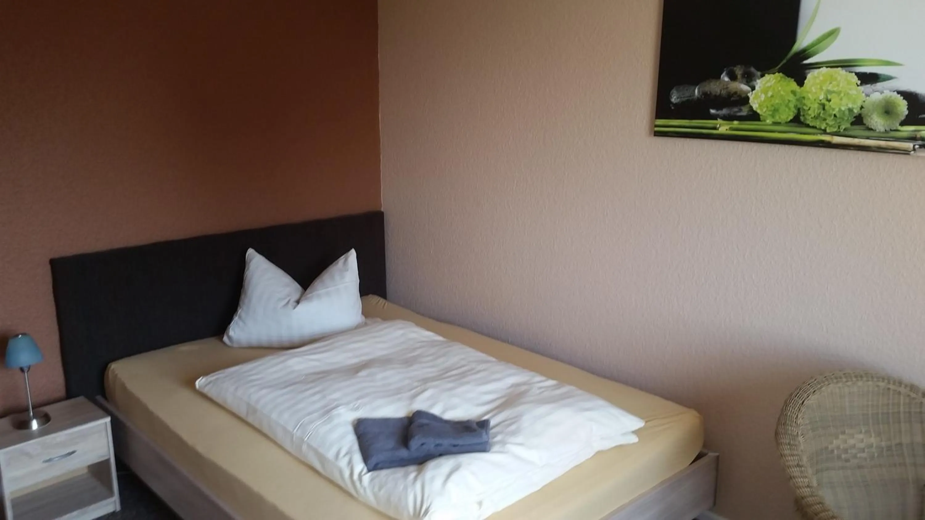 Decorative detail, Bed in Hotel Deutsches Haus Francop