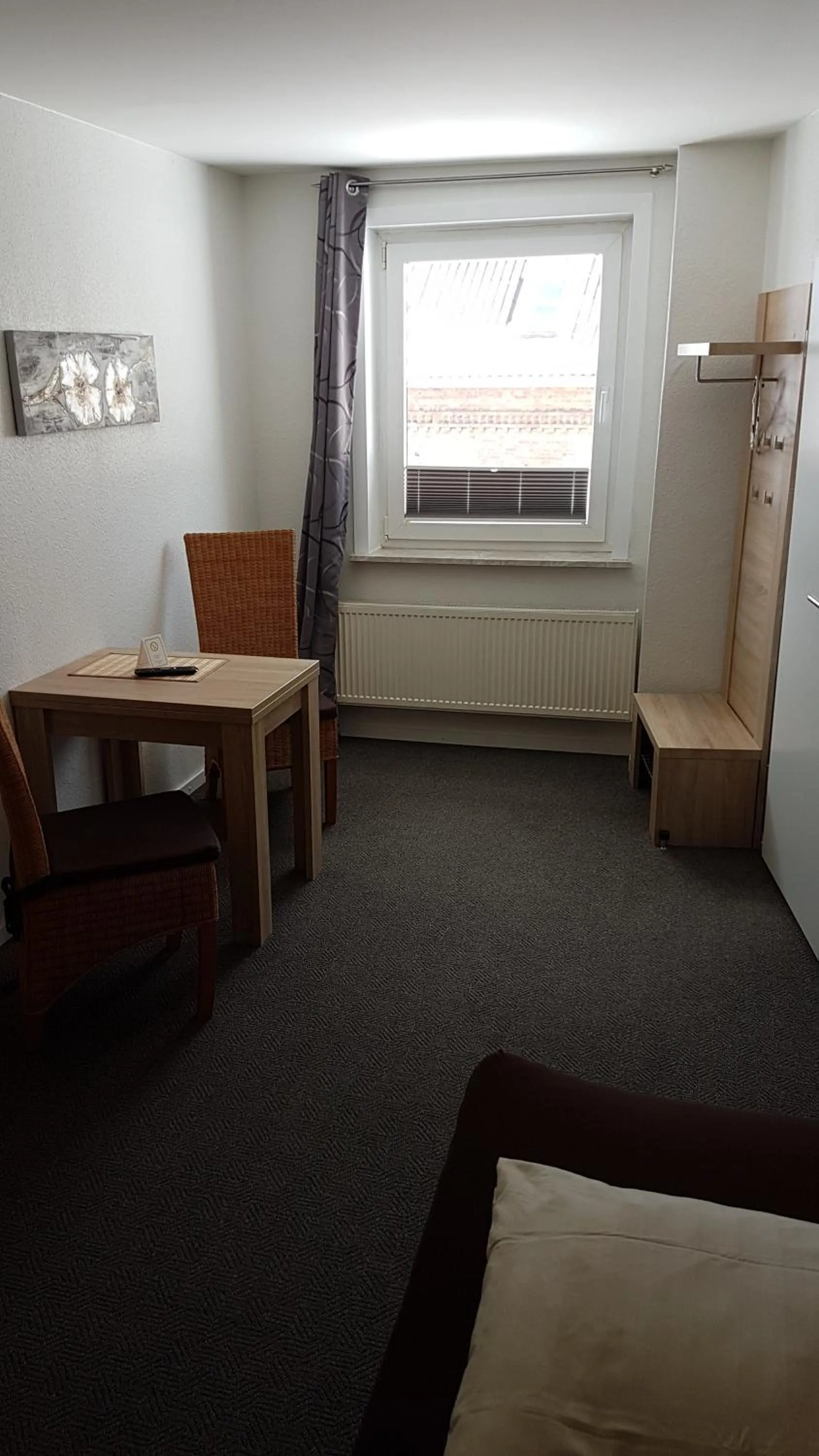 Photo of the whole room, Bed in Hotel Deutsches Haus Francop