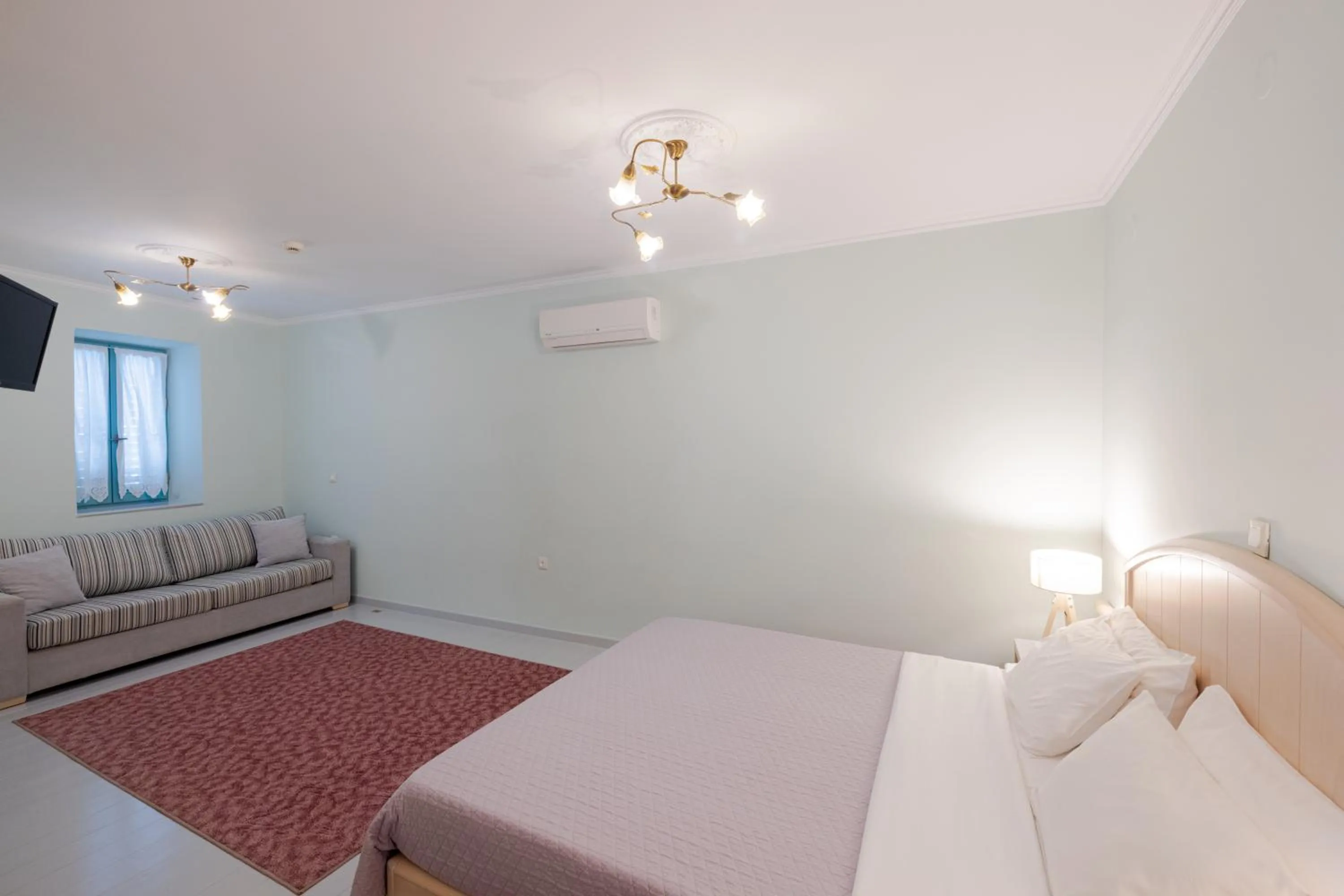 Photo of the whole room, Bed in 999 Luxury Hotel