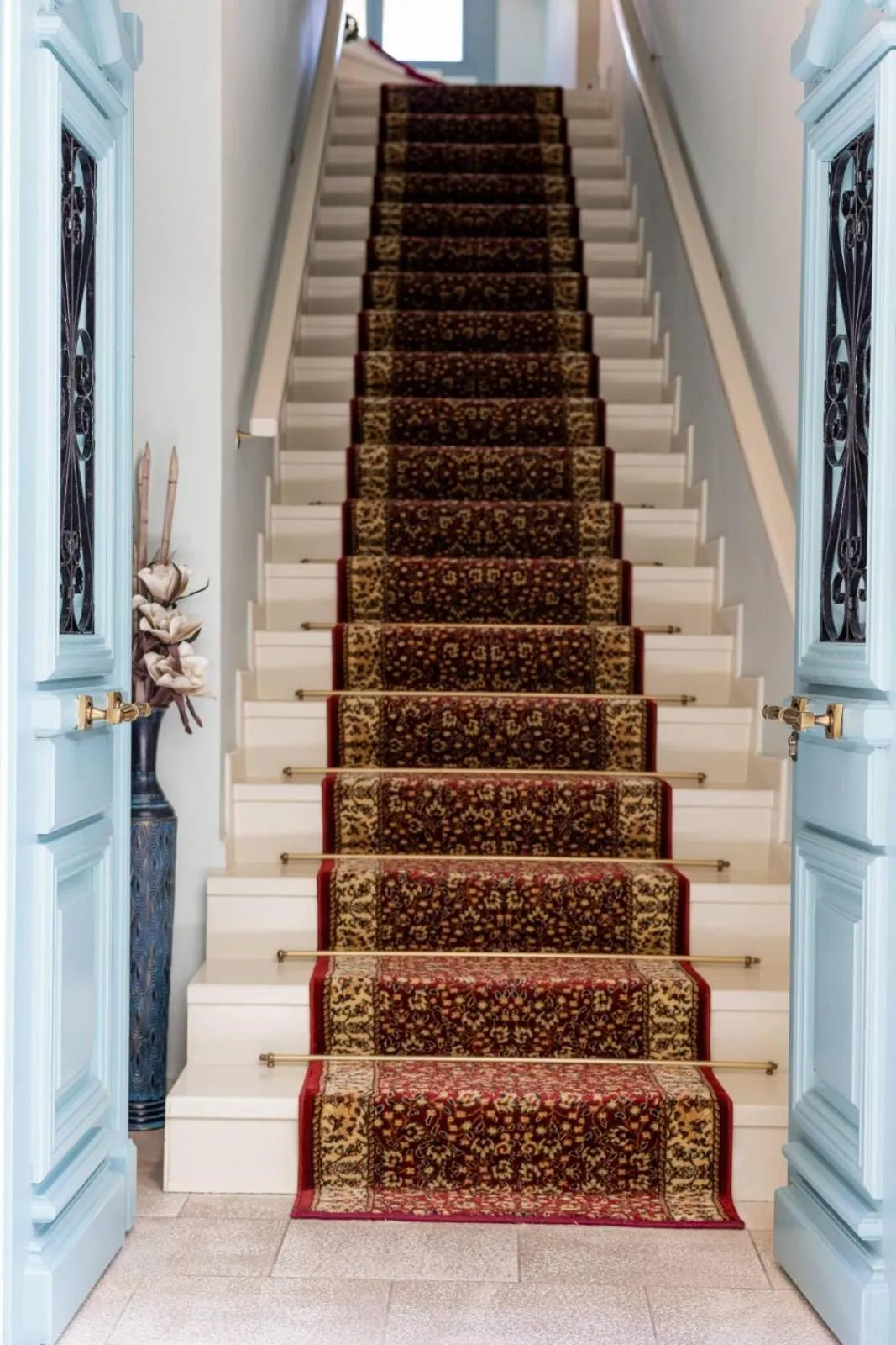 Facade/entrance in 999 Luxury Hotel