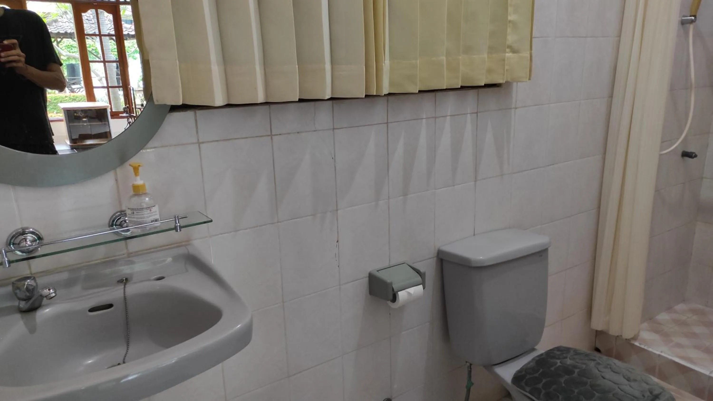 Bathroom in Keyani Bungalows Lovina