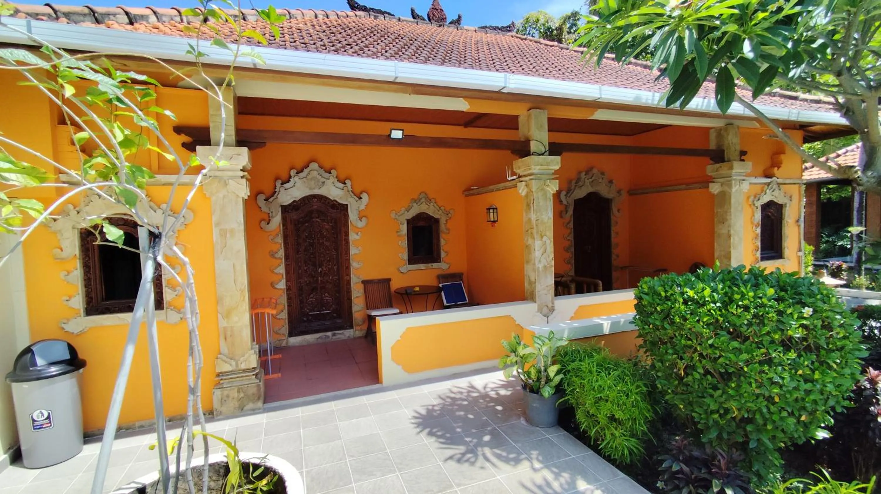 Garden view in Keyani Bungalows Lovina