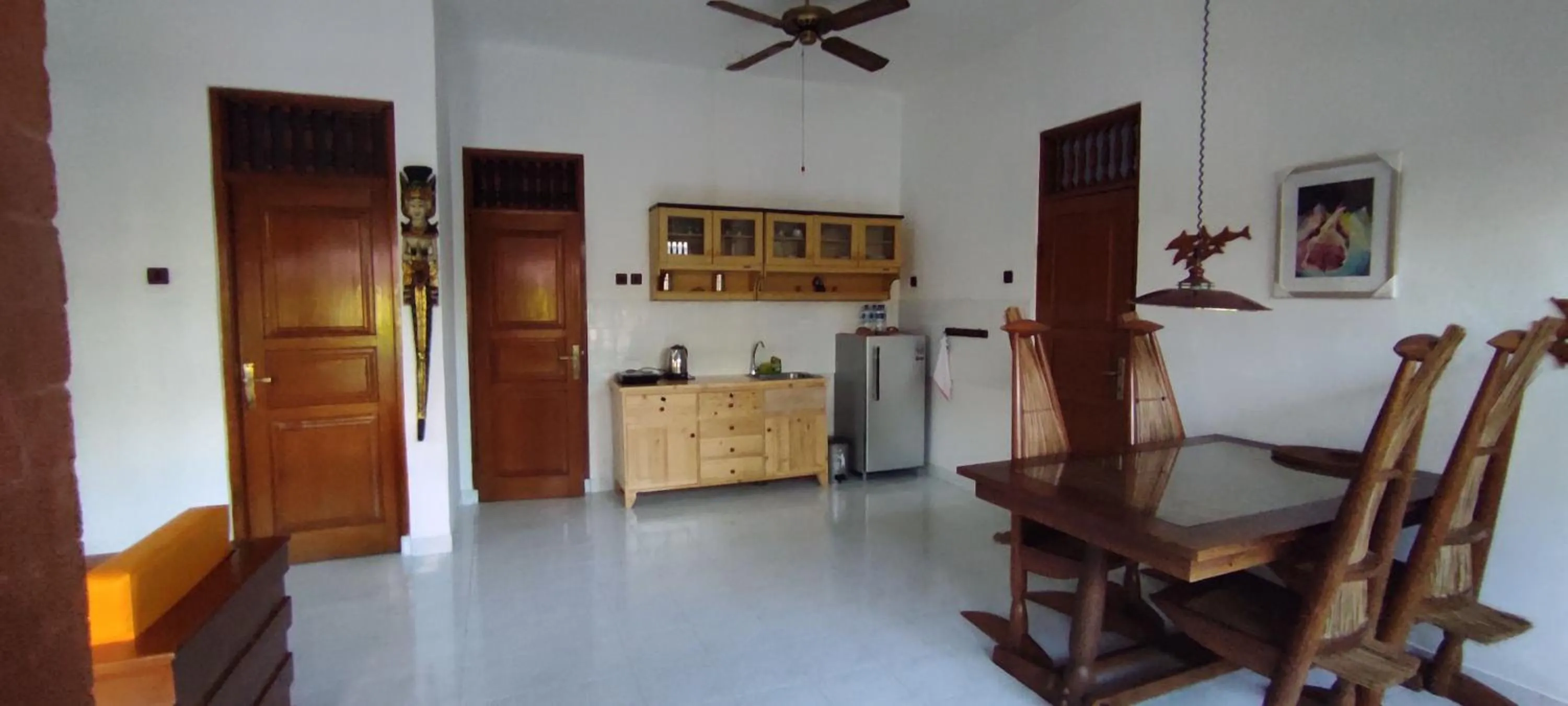 Kitchen or kitchenette in Keyani Bungalows Lovina