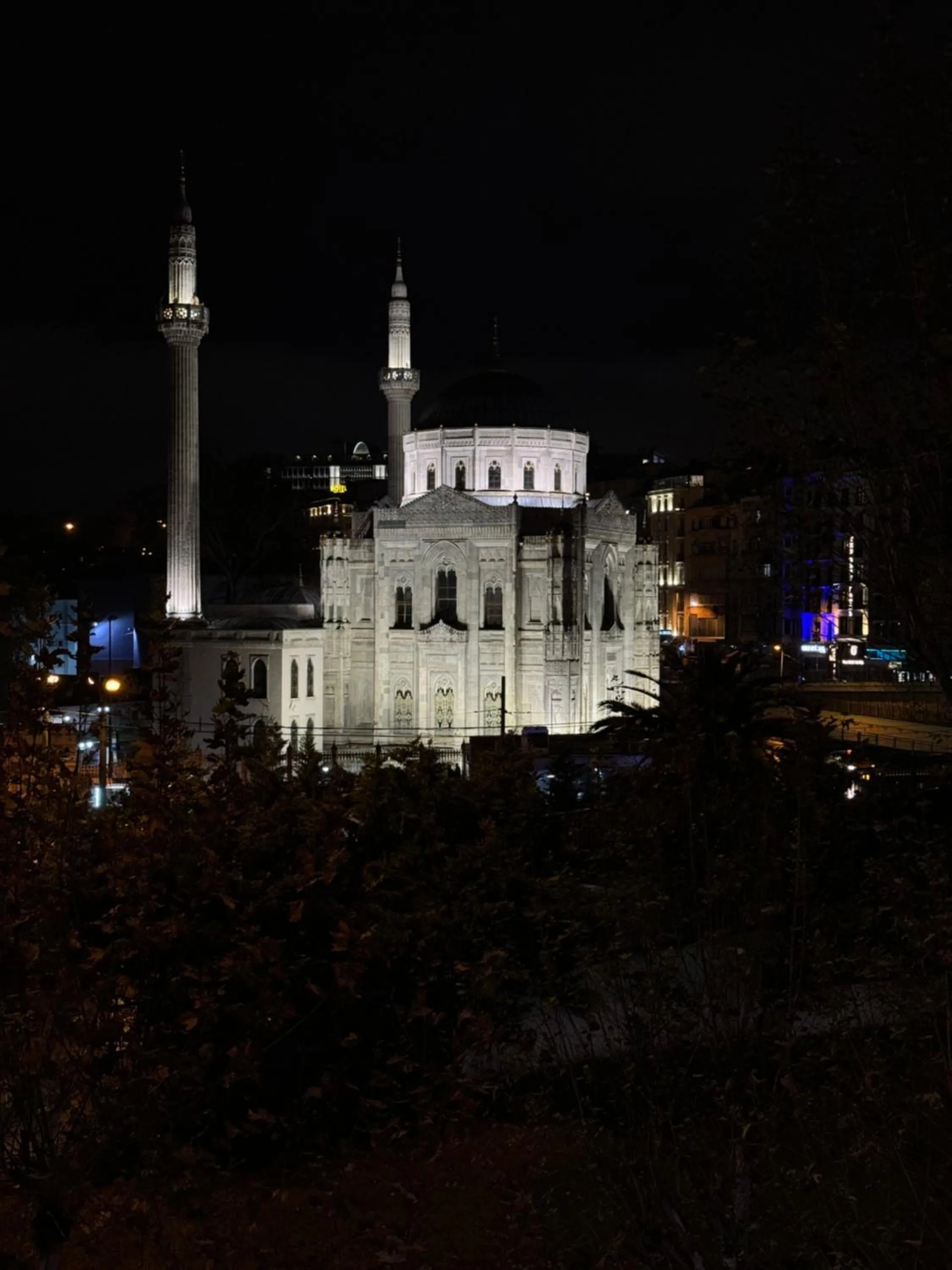 Night in Aram Edessa Hotel