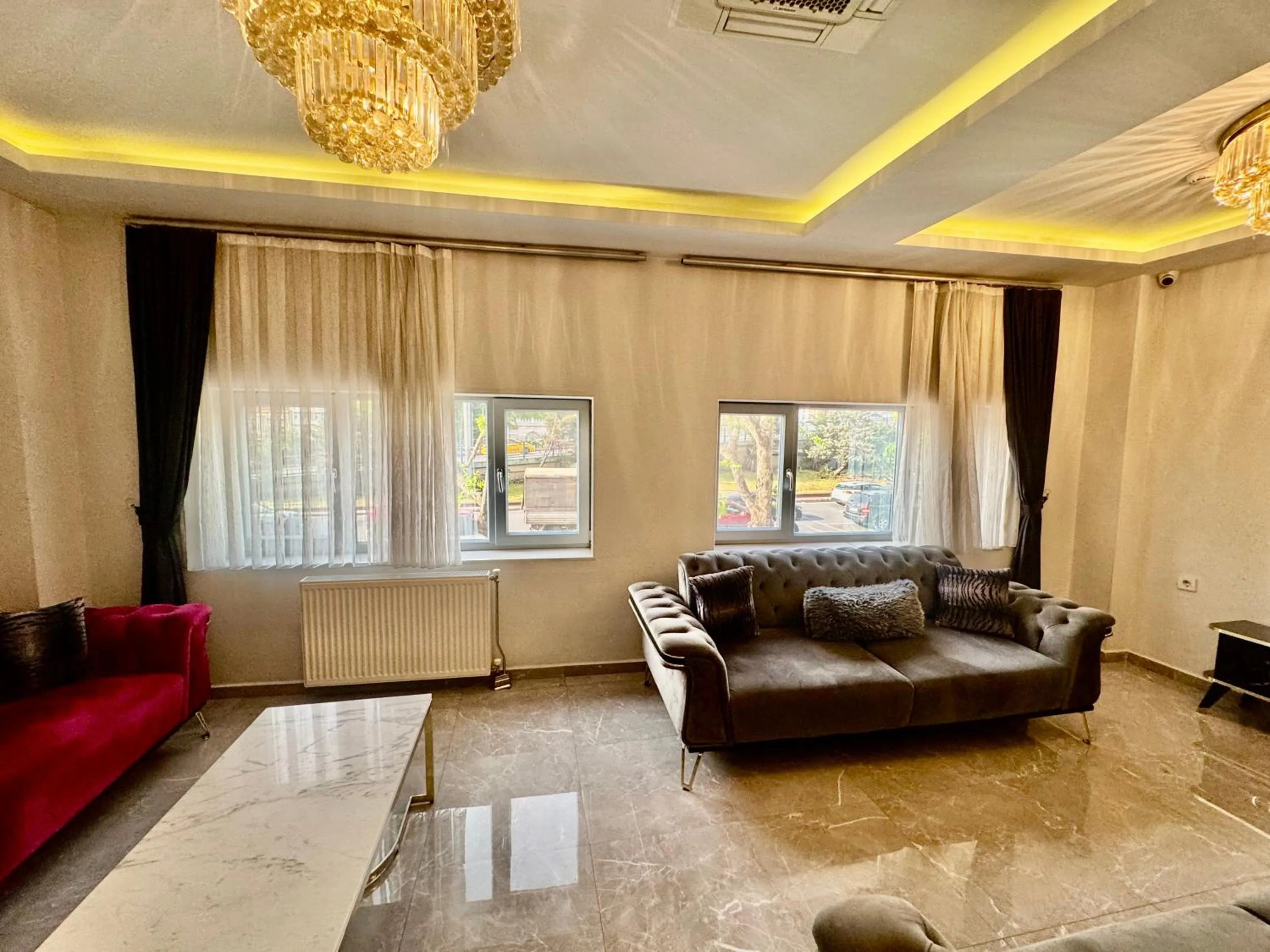 Living room in Aram Edessa Hotel