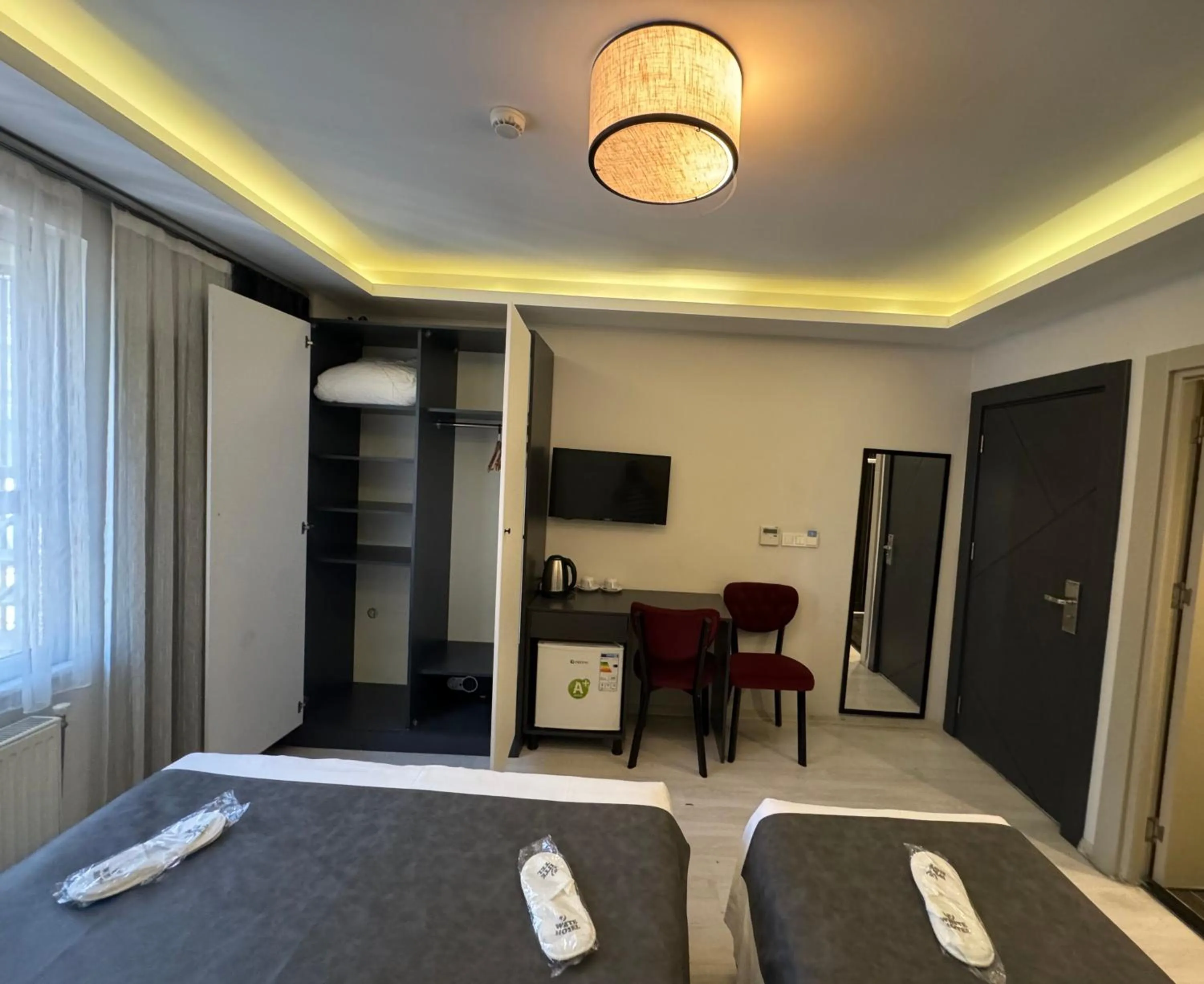 TV and multimedia, Bed in Aram Edessa Hotel