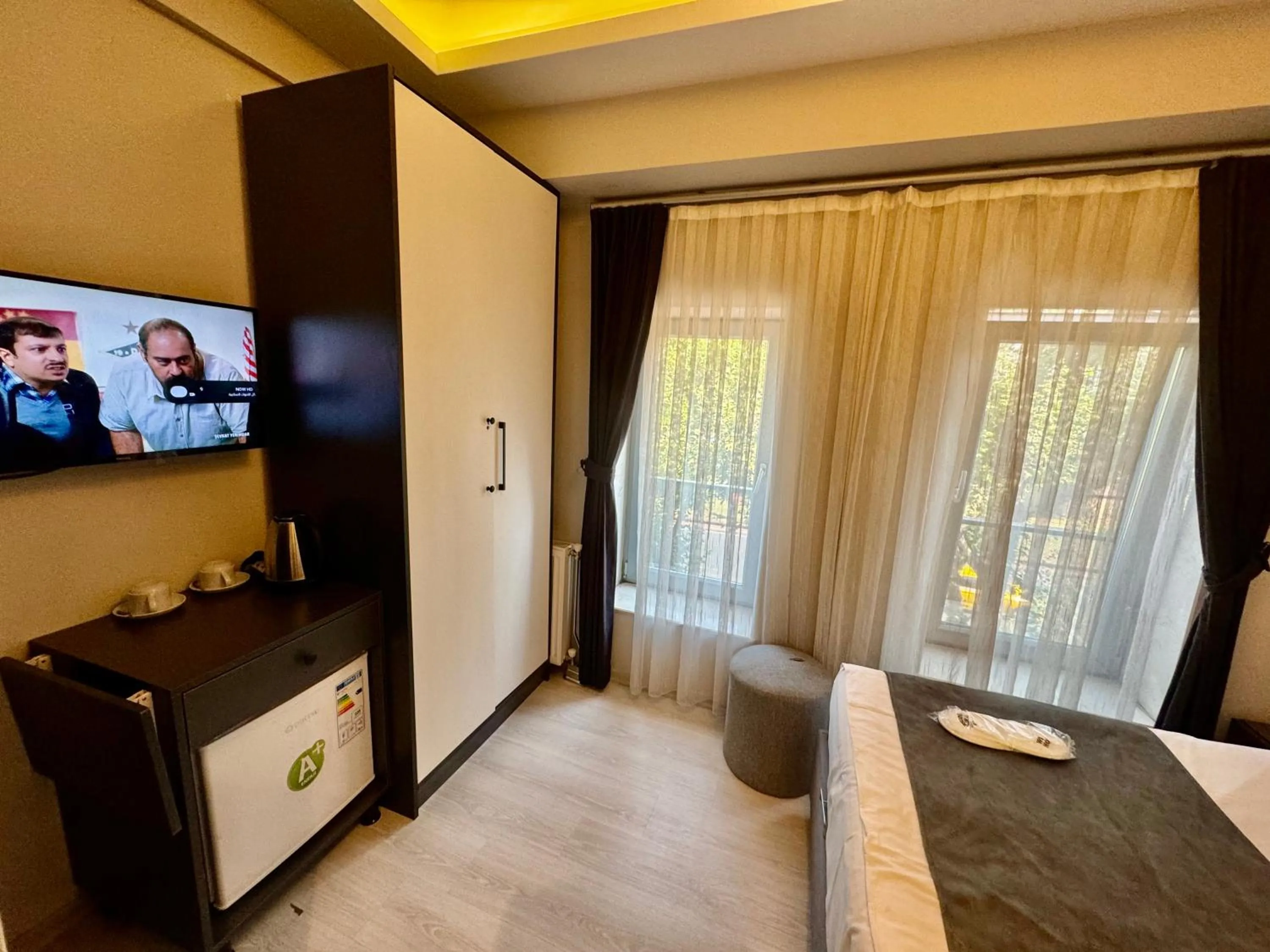 Photo of the whole room, Bed in Aram Edessa Hotel