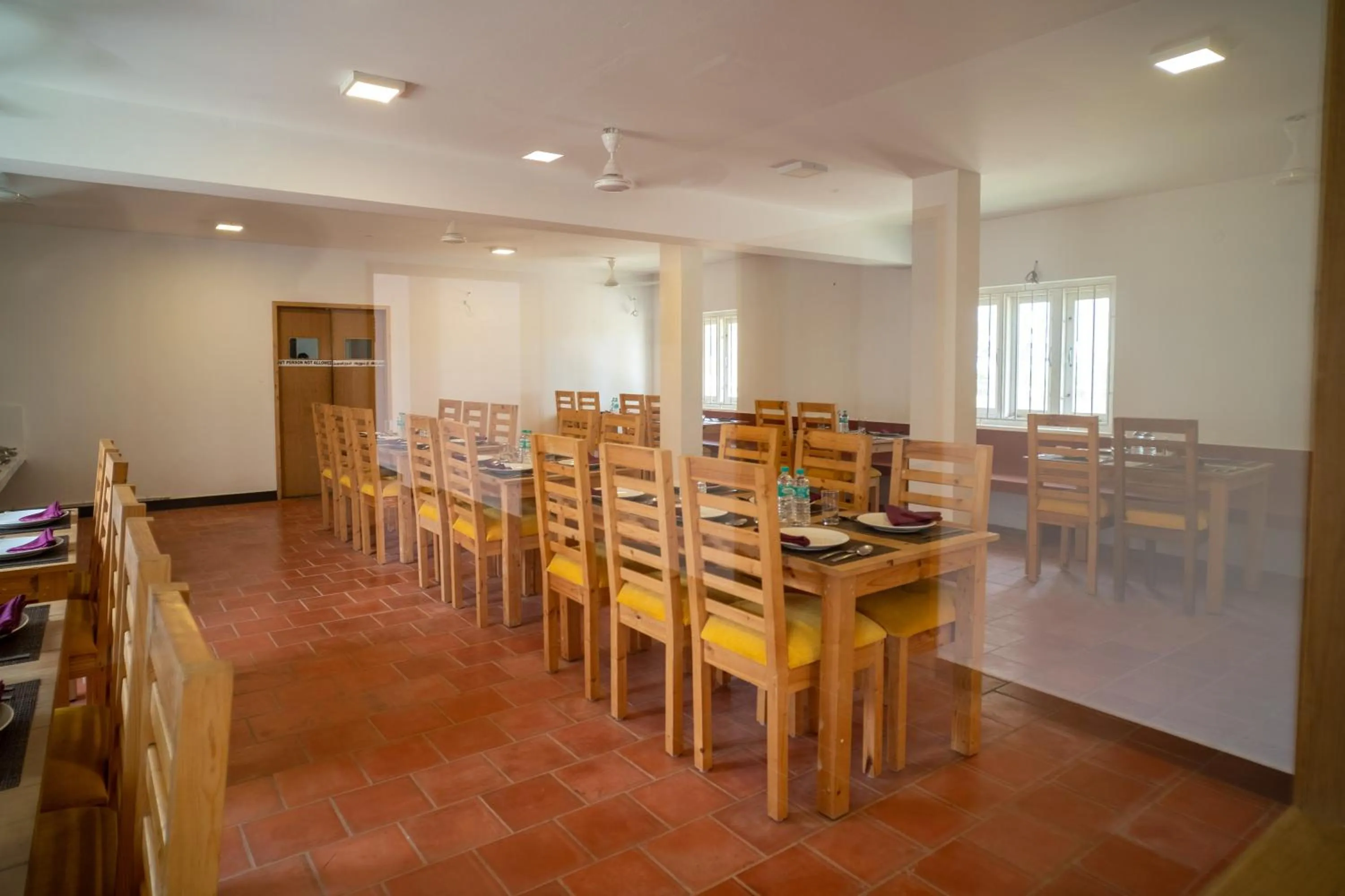 Restaurant/places to eat in La Woods Village Resort