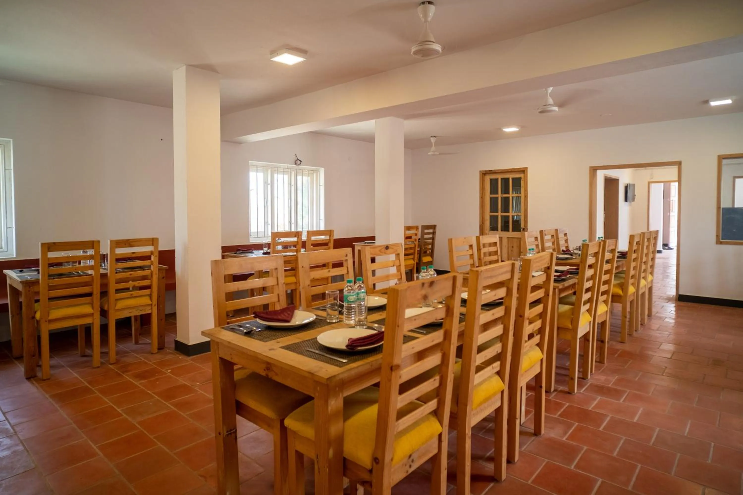 Restaurant/places to eat in La Woods Village Resort