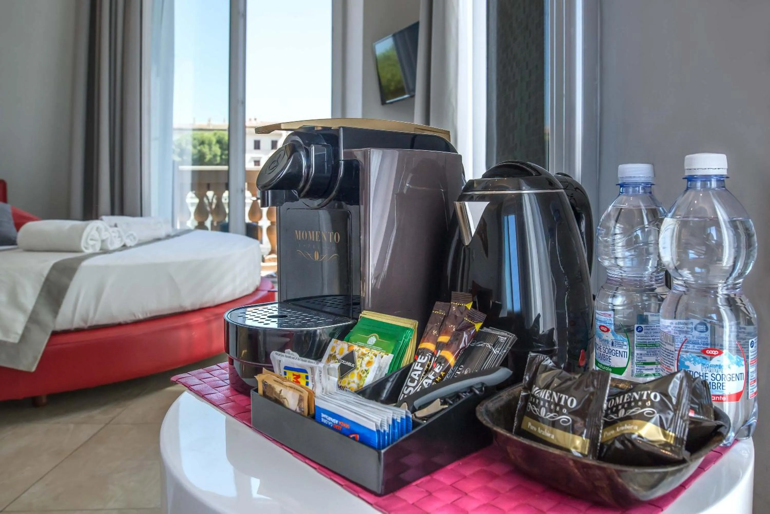 Coffee/tea facilities, Bed in Pantheon Caesar Relais