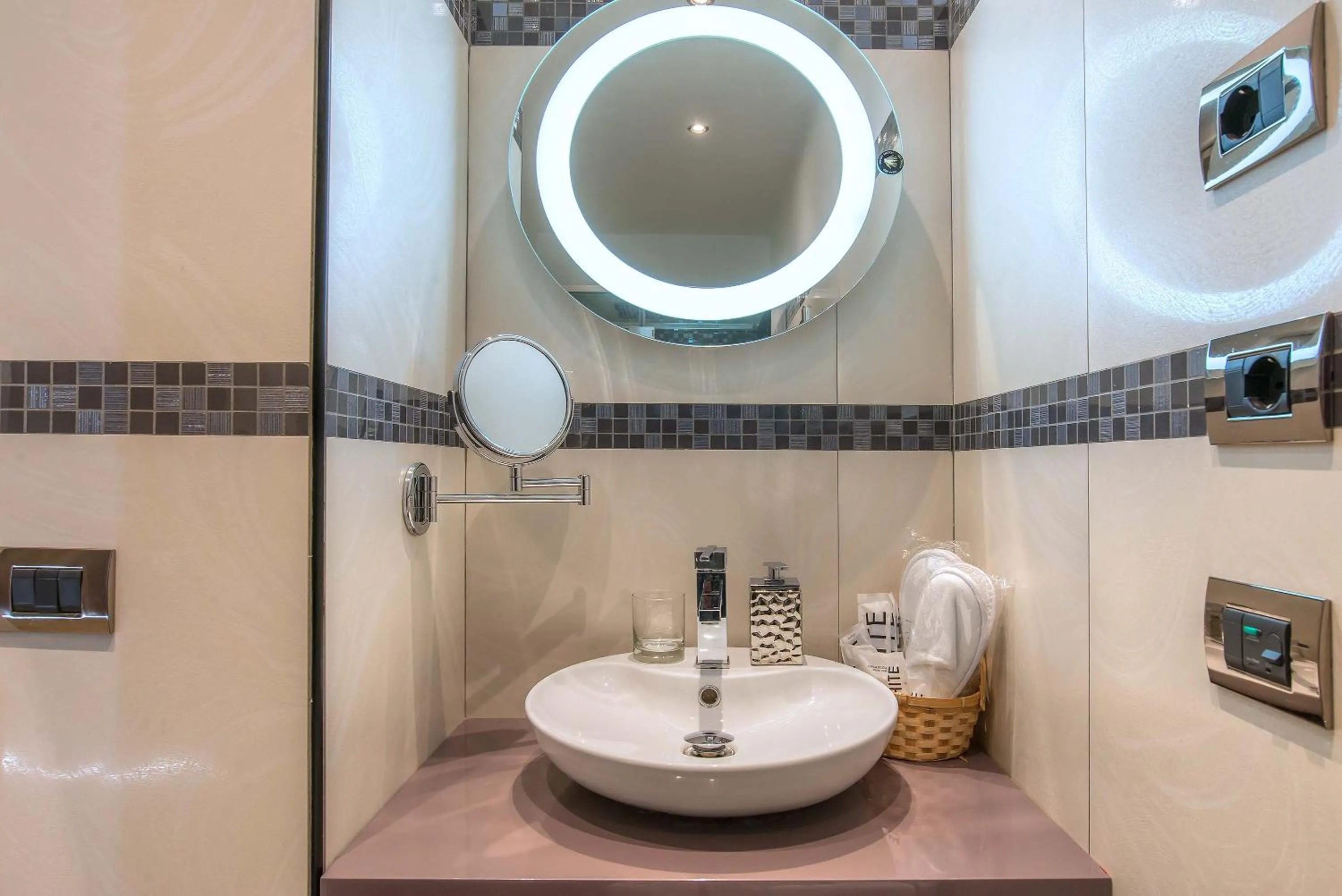 Bathroom in Pantheon Caesar Relais