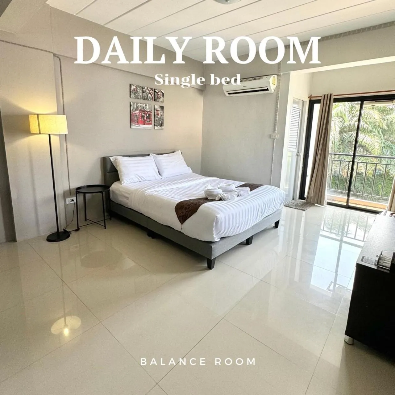 Photo of the whole room, Bed in Balance room