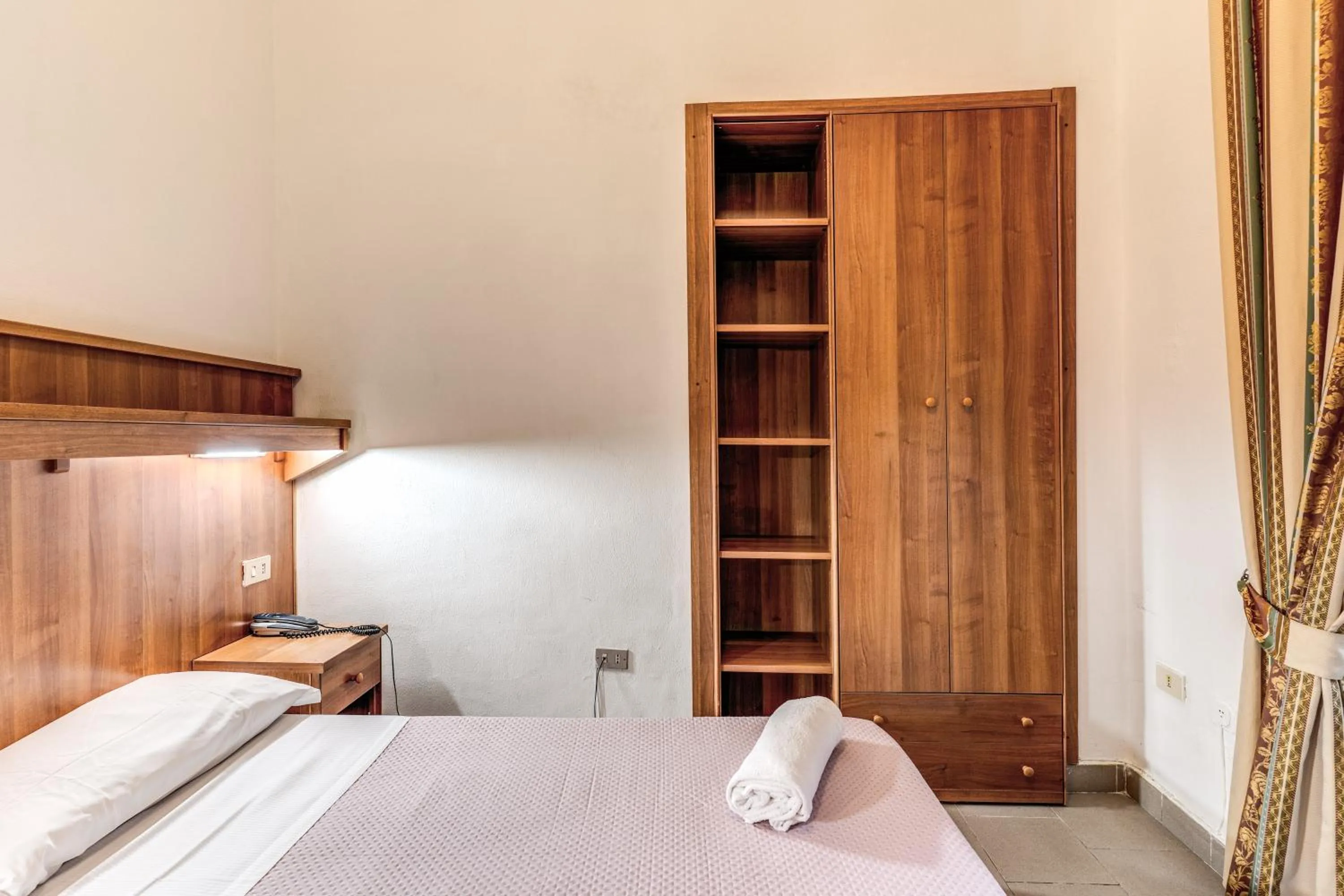 Bedroom, Bed in Hotel Giada Roma