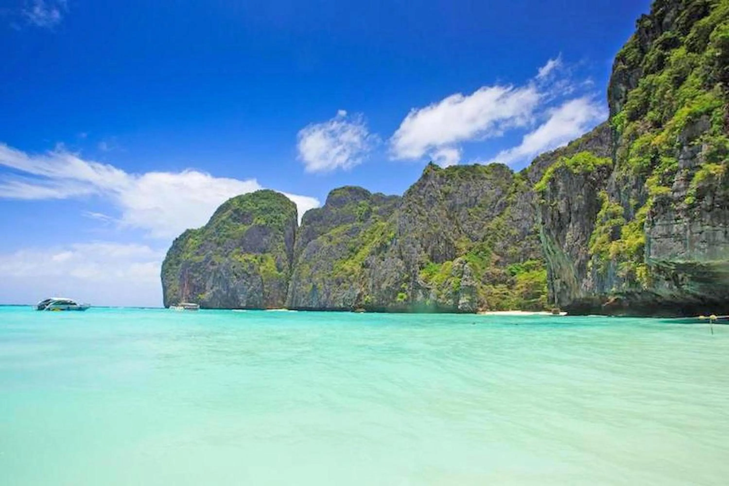 Mountain view in The Cobble Beach Hotel- Phi Phi Island