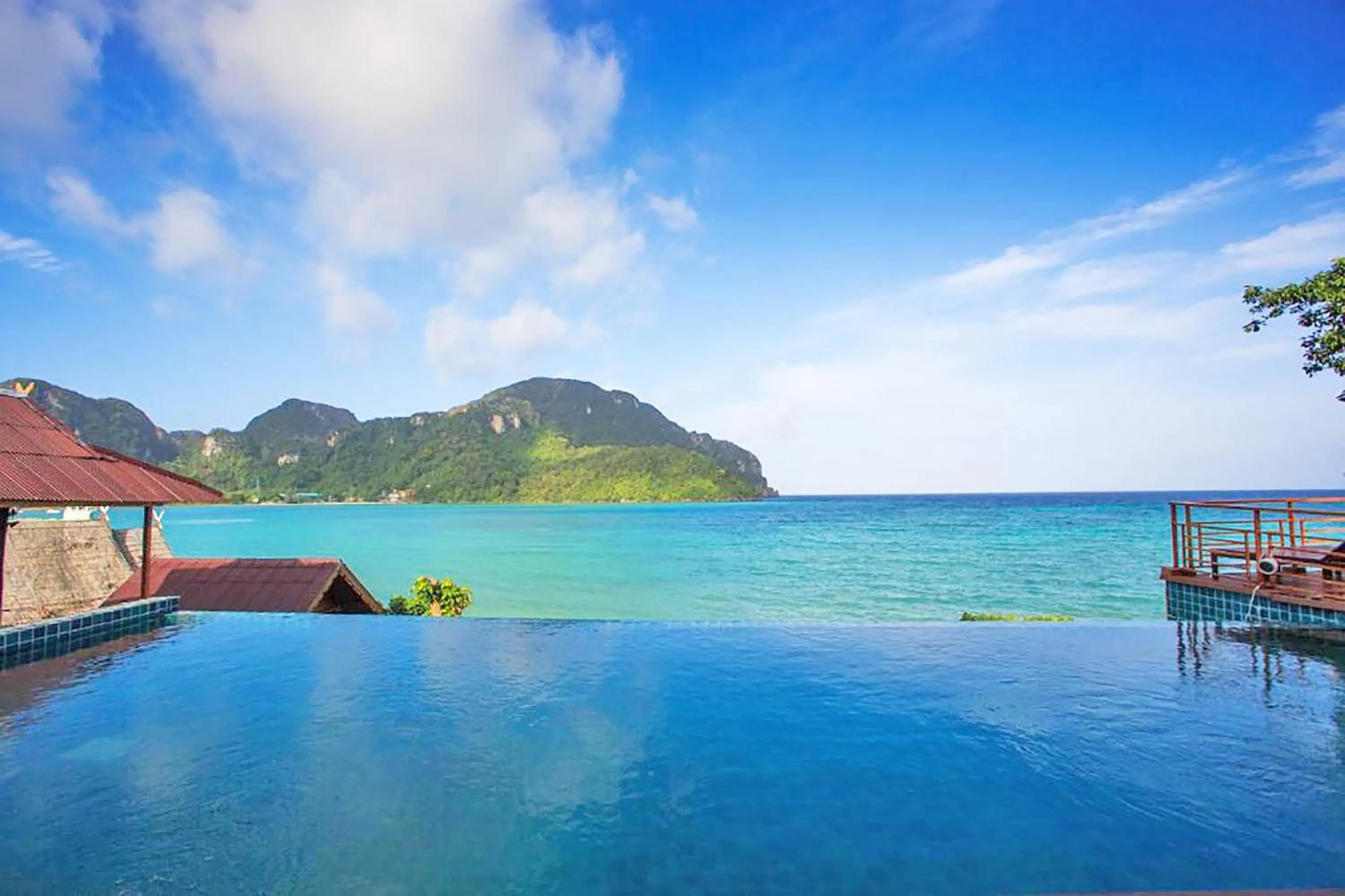 Day in The Cobble Beach Hotel- Phi Phi Island