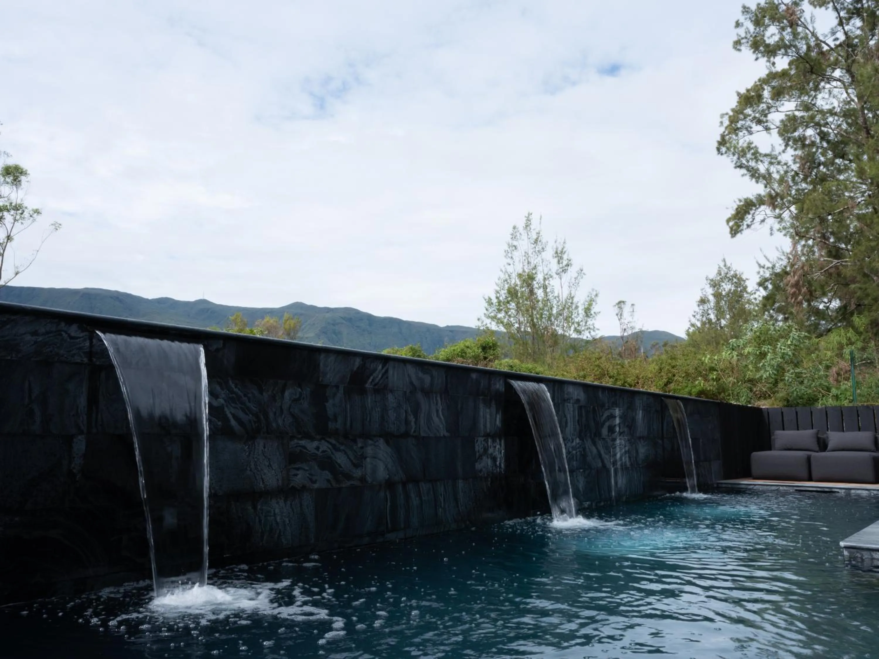 Swimming pool in Hôtel le Tuit-Tuit