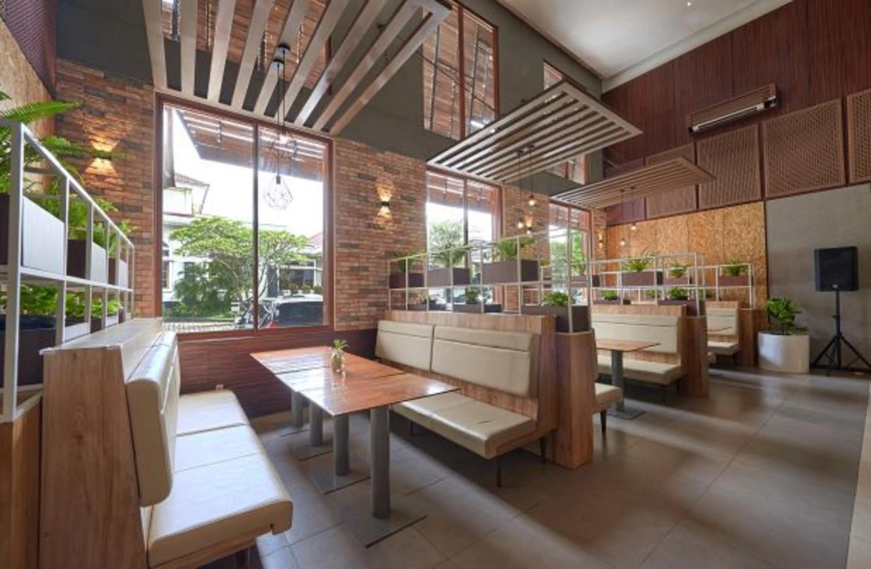 Restaurant/places to eat in The Royale Krakatau