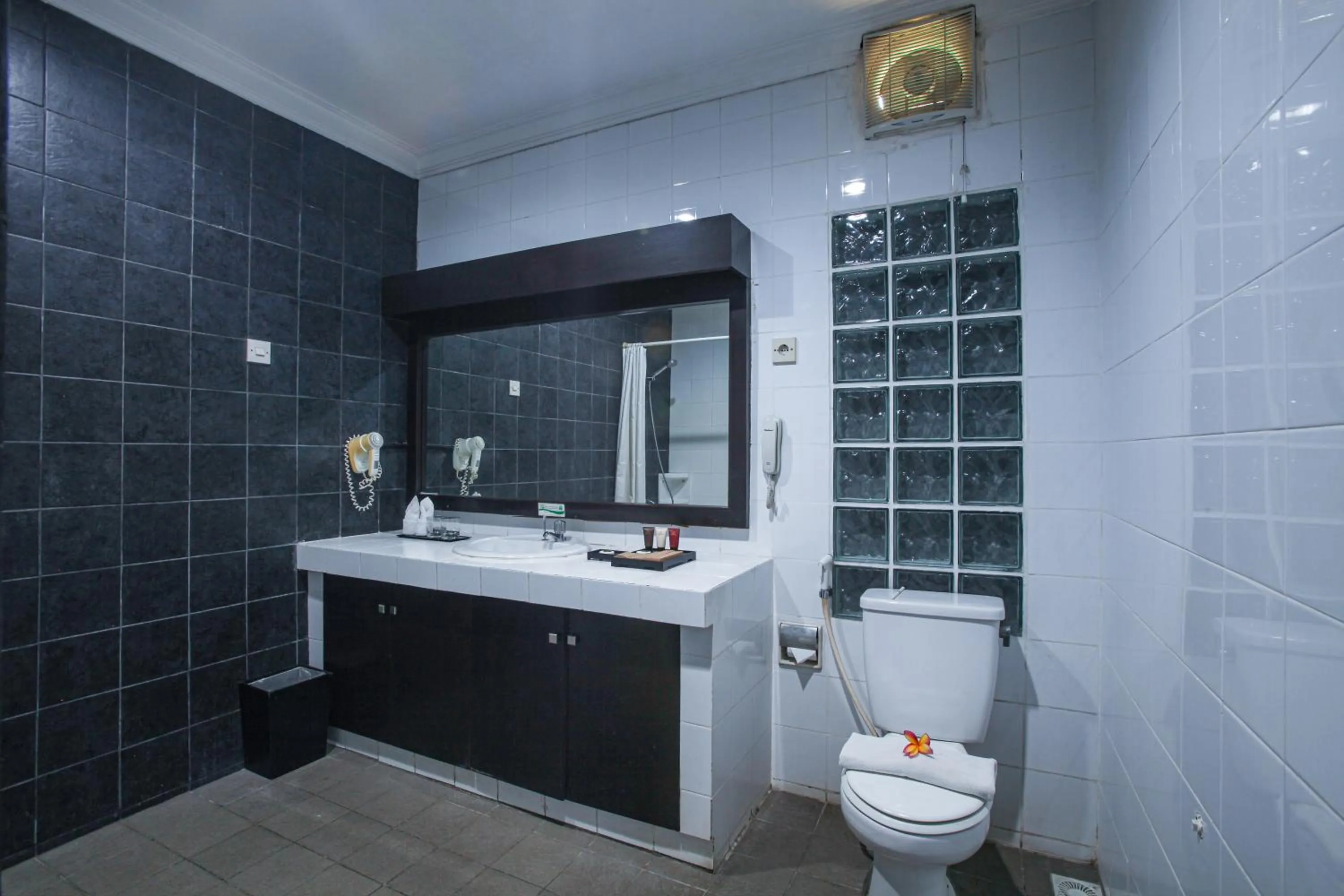 Bathroom in The Royale Krakatau