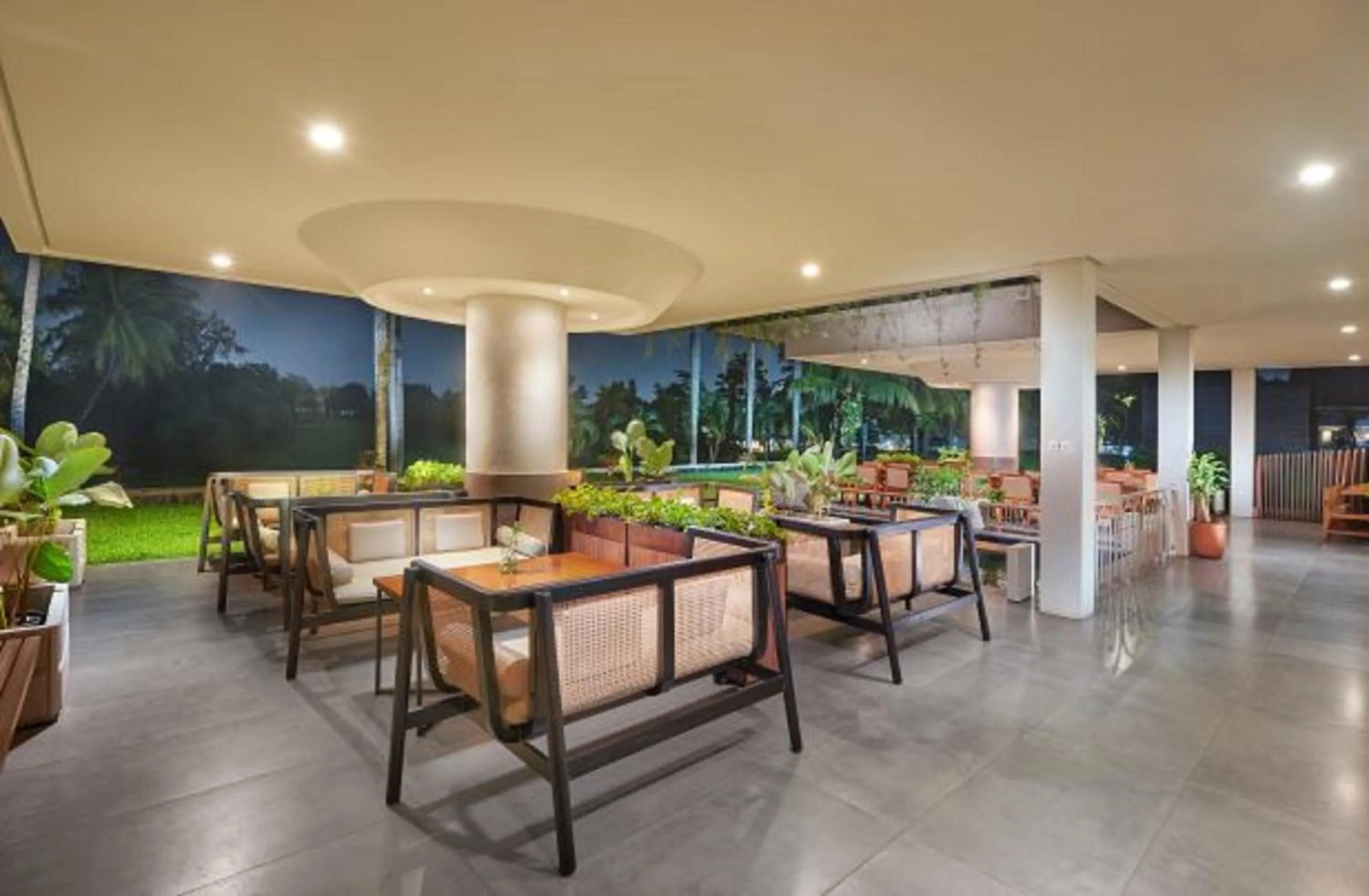 Restaurant/places to eat in The Royale Krakatau