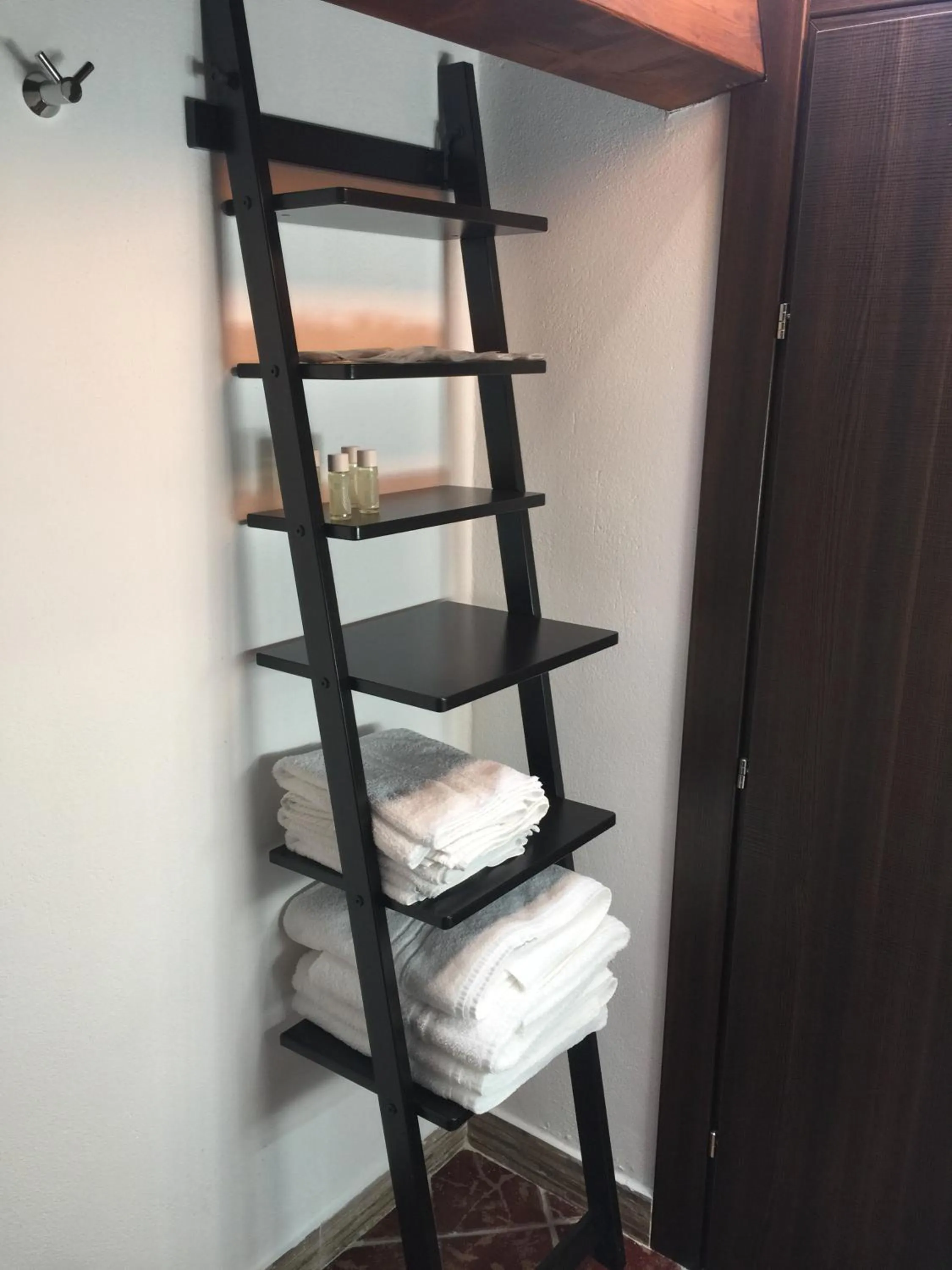 Bathroom, Bed in La Nuova Girgenti