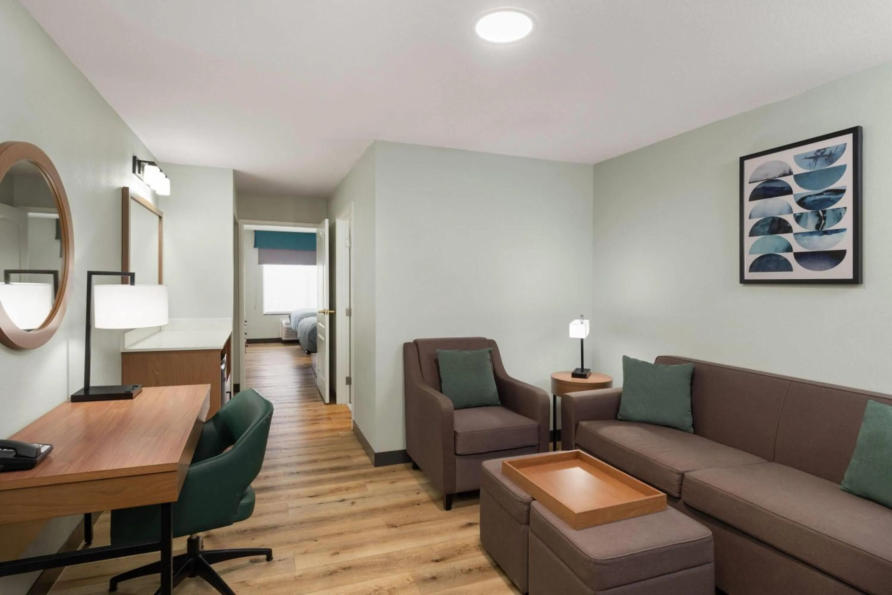 Photo of the whole room in Wingate By Wyndham Mansfield Ontario