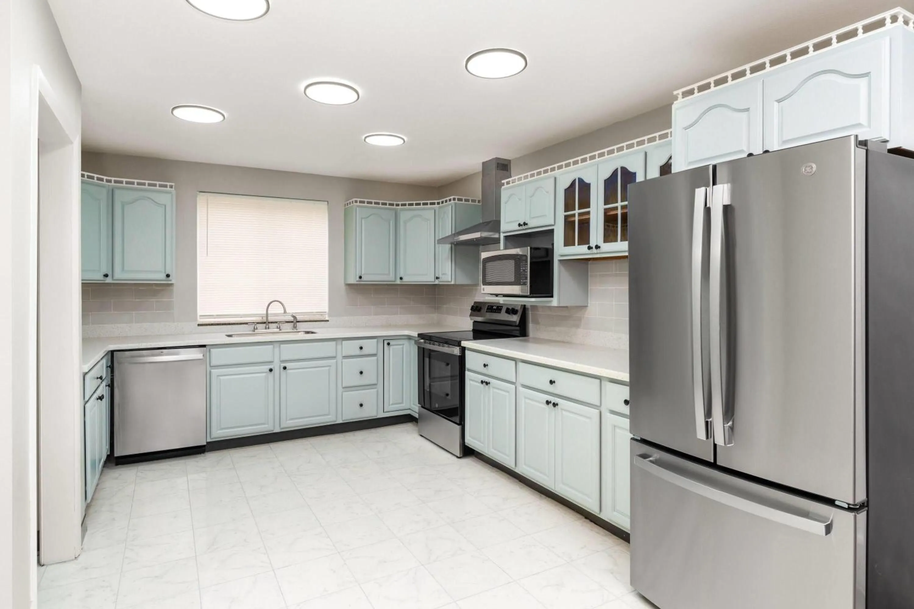 Photo of the whole room in Wingate By Wyndham Mansfield Ontario