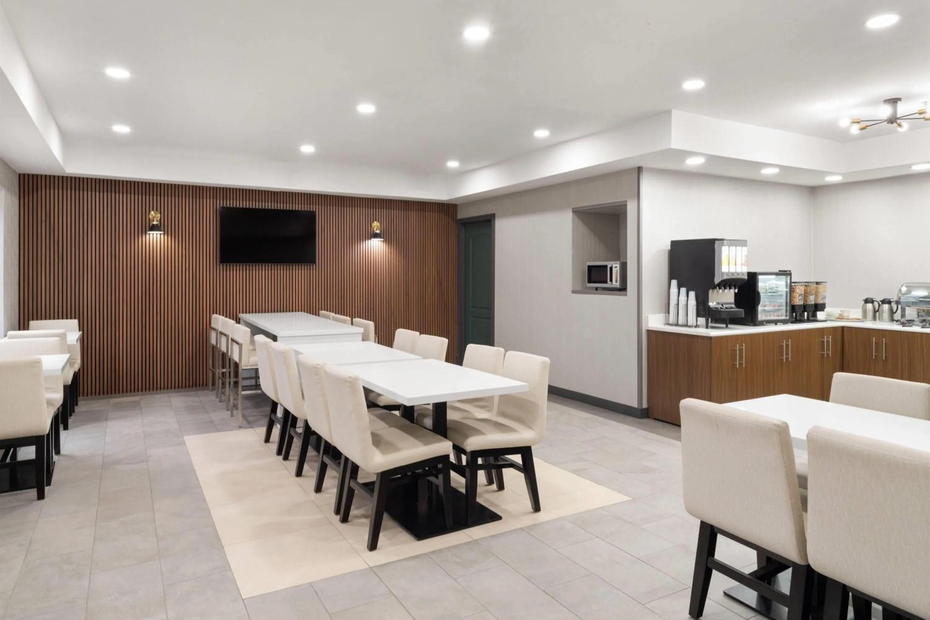 Breakfast in Wingate By Wyndham Mansfield Ontario