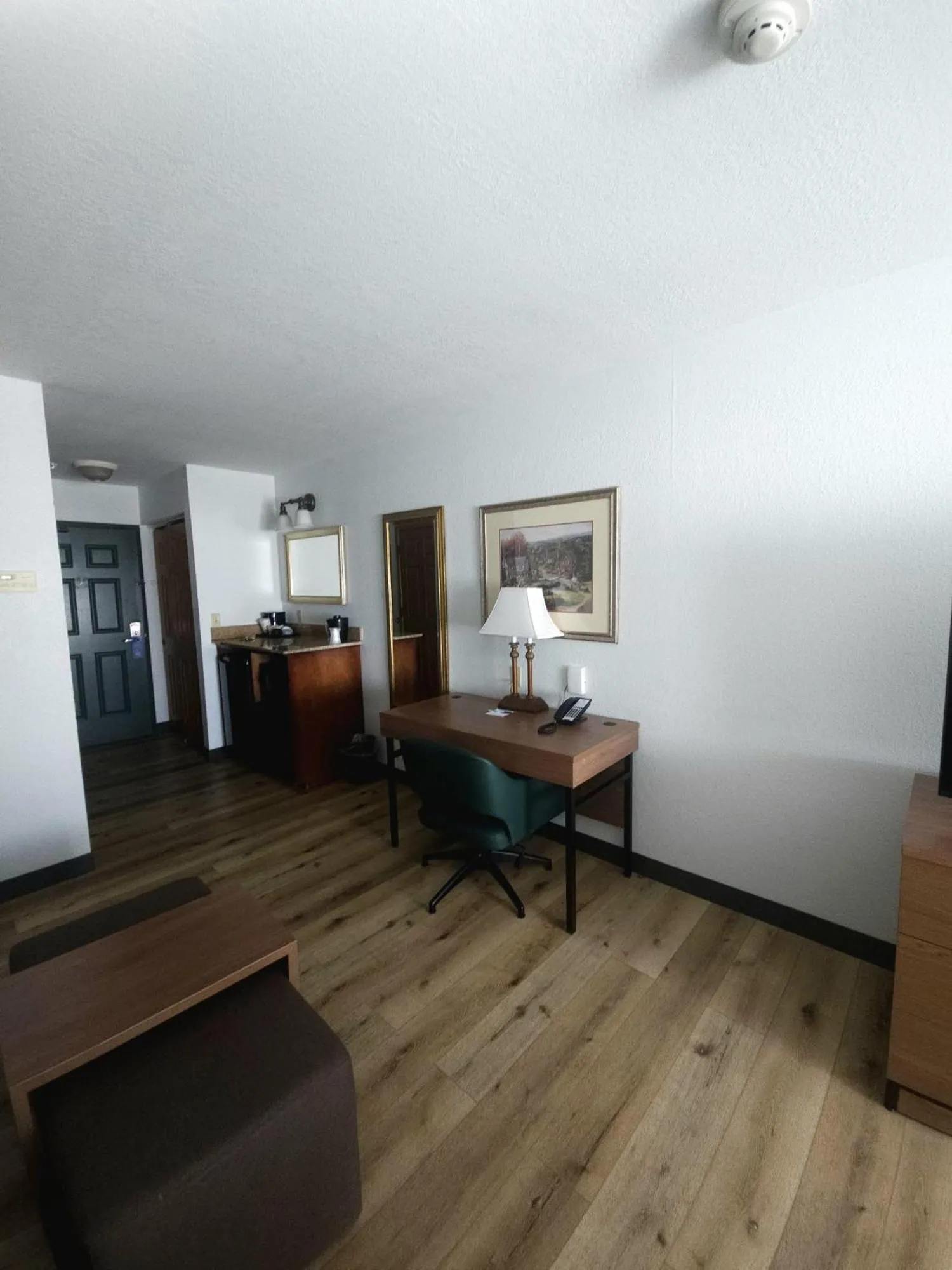 Living room in Wingate by Wyndham Youngstown - Austintown