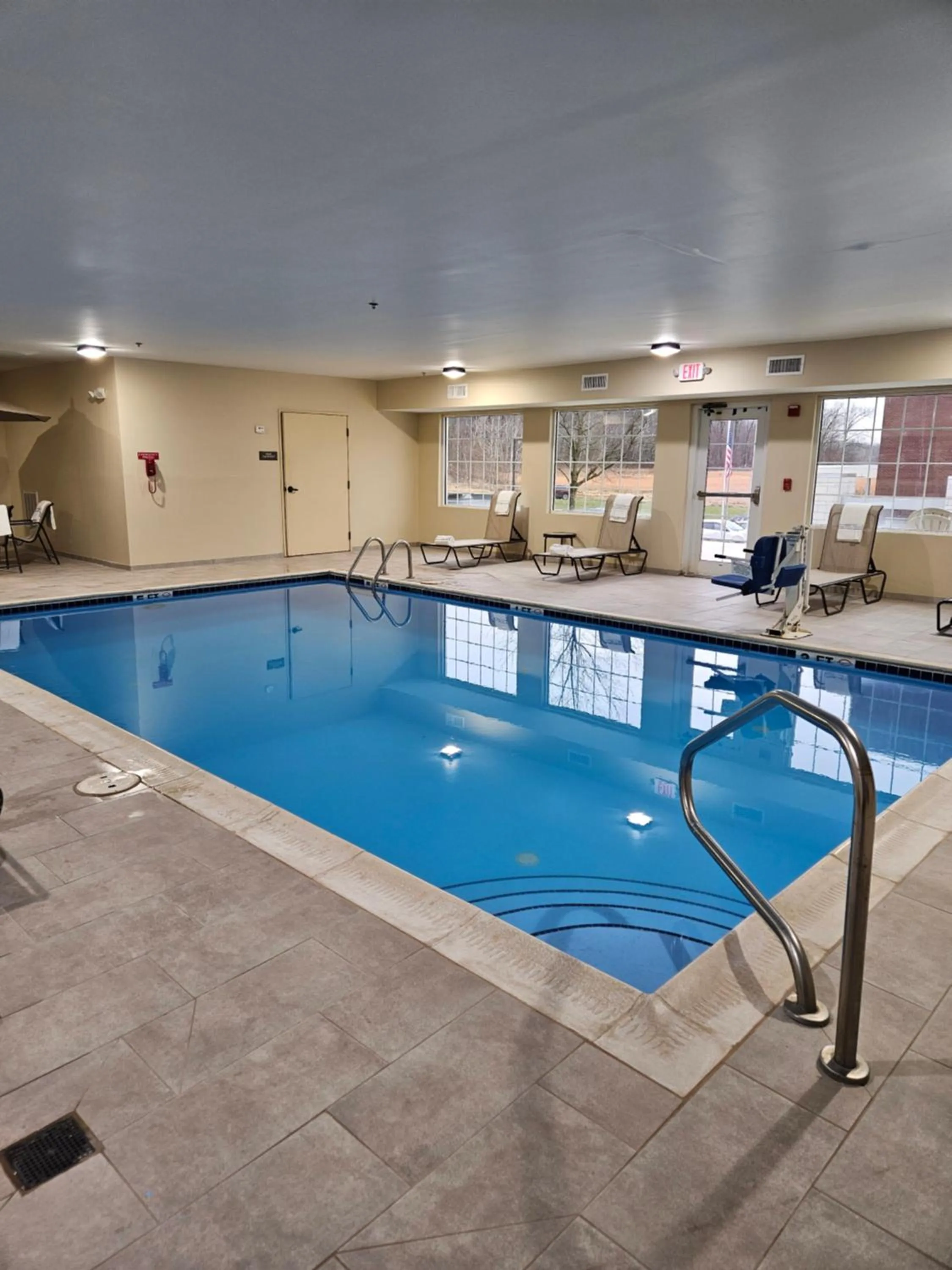Swimming pool in Wingate by Wyndham Youngstown - Austintown