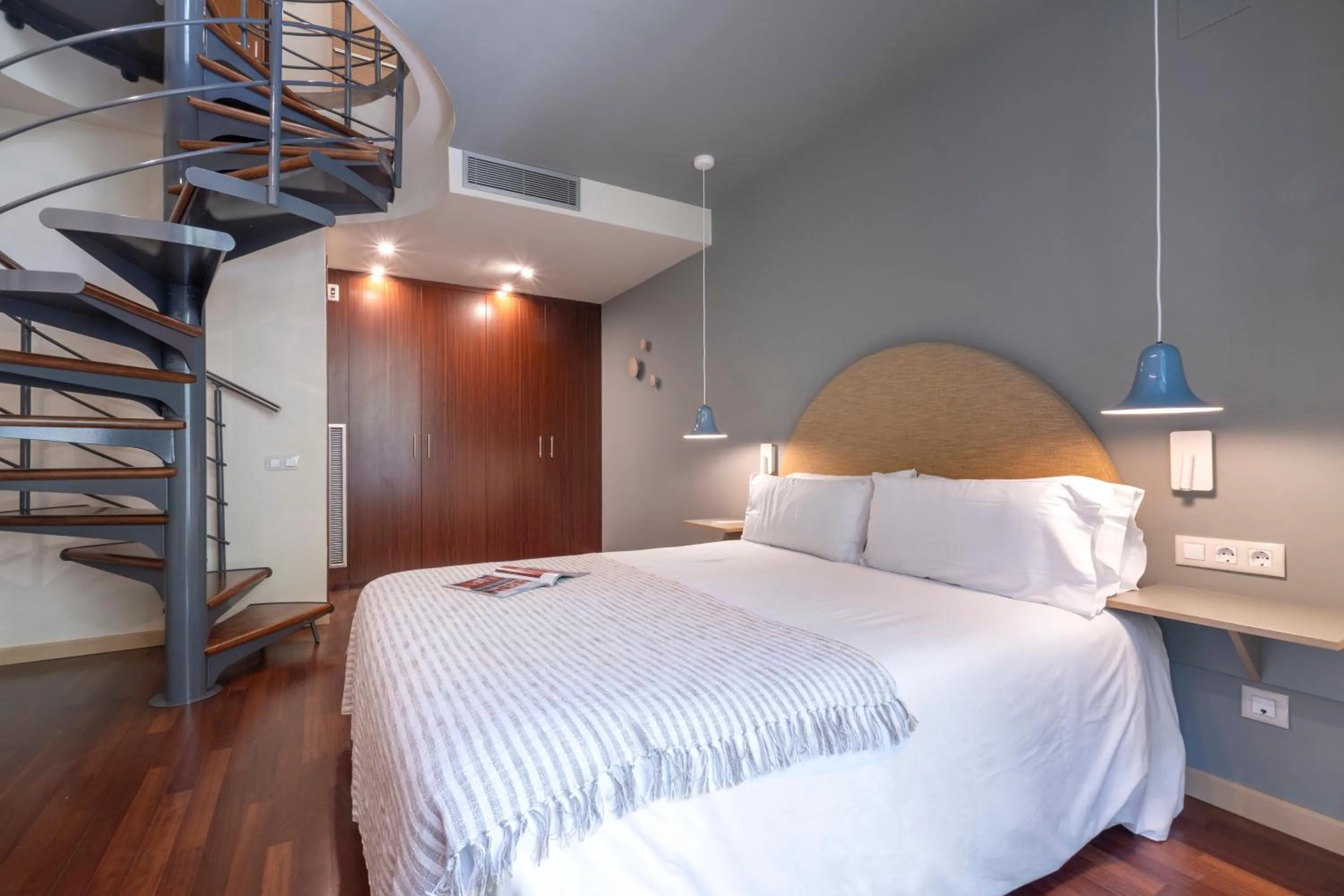 Bedroom, Bed in Aspasios Diagonal Art Apartments