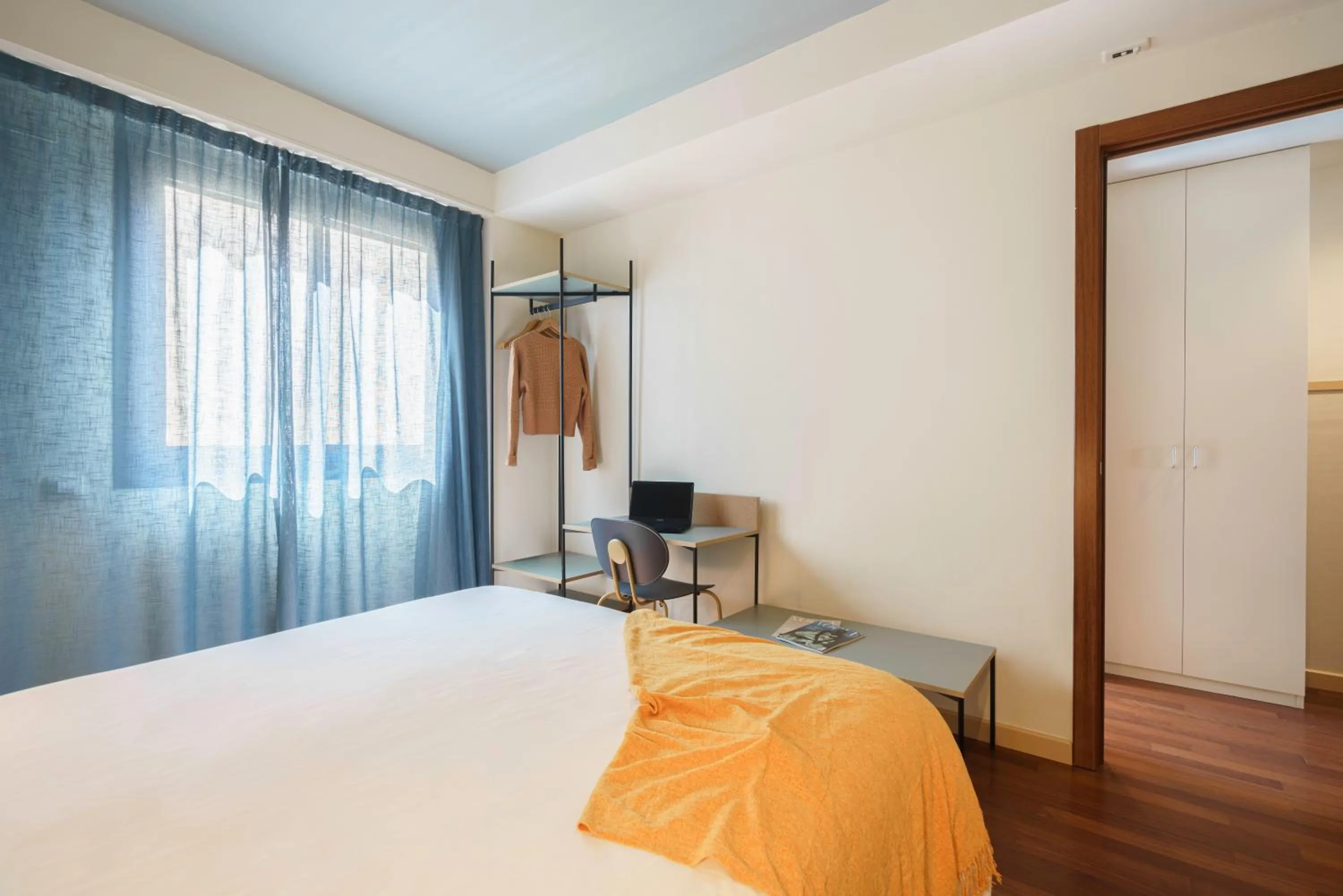 Bedroom, Bed in Aspasios Diagonal Art Apartments