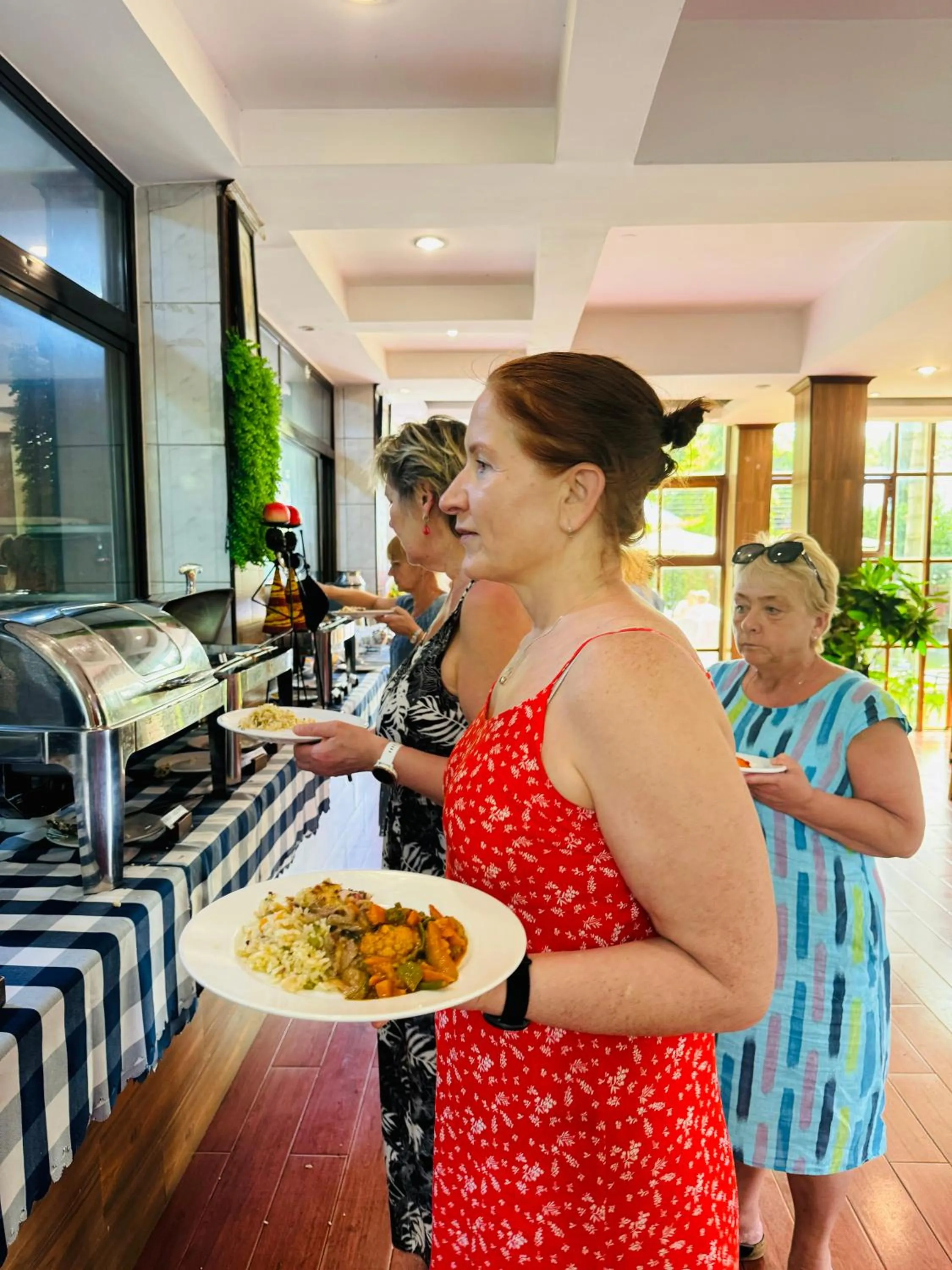 Restaurant/places to eat in Green Mountain Hotel