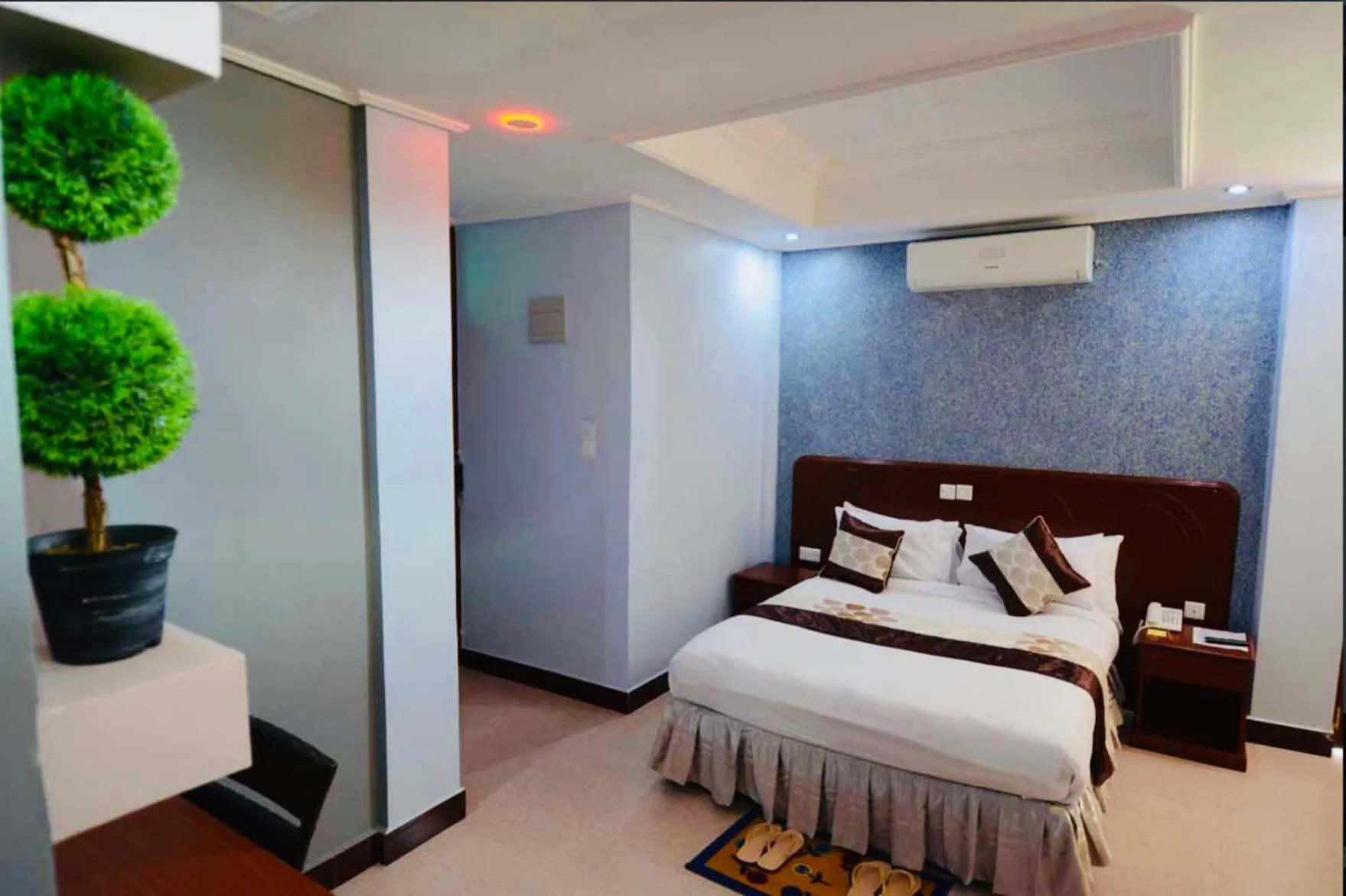 Bedroom, Bed in Green Mountain Hotel