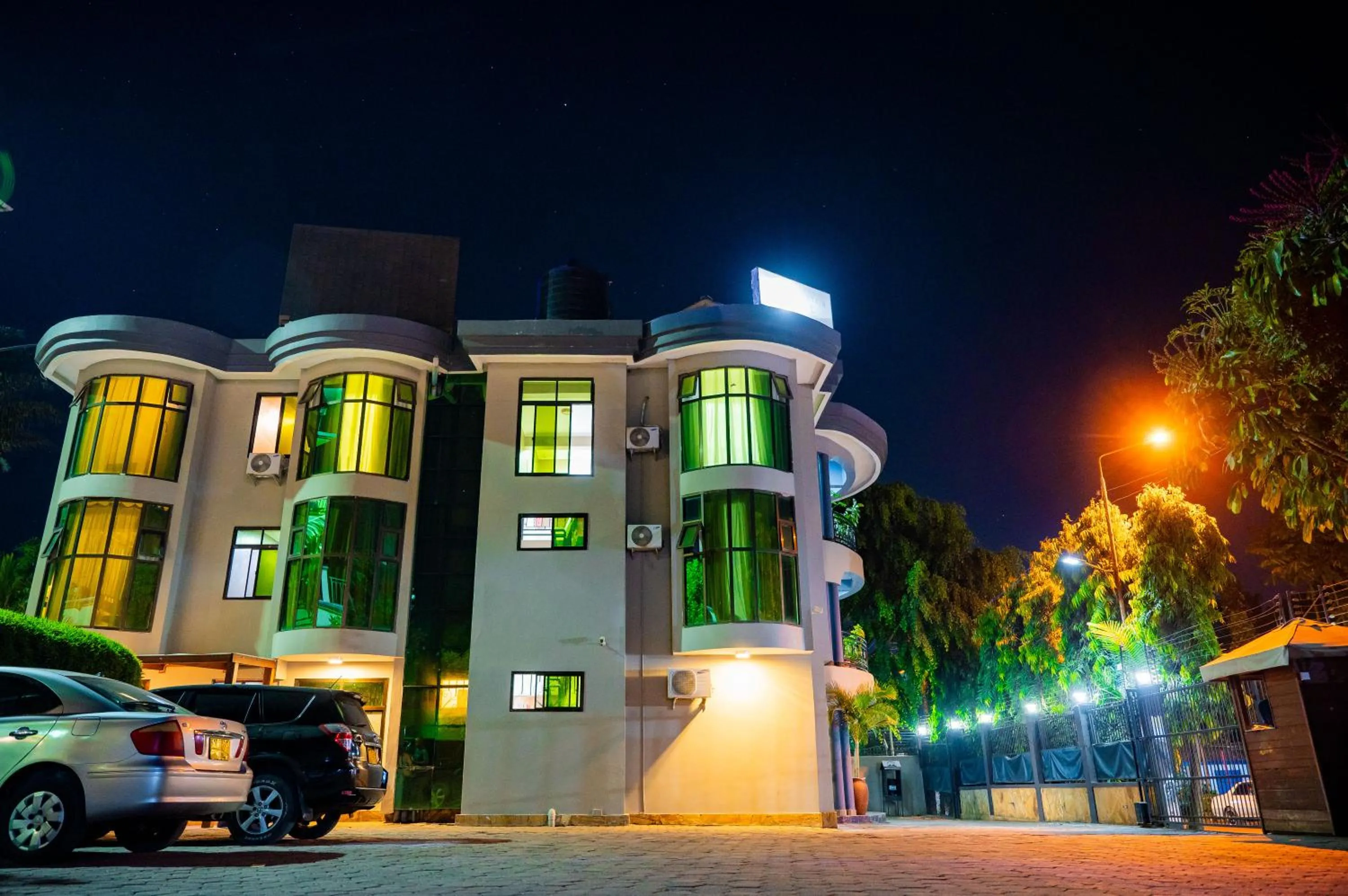 Property building in Green Mountain Hotel