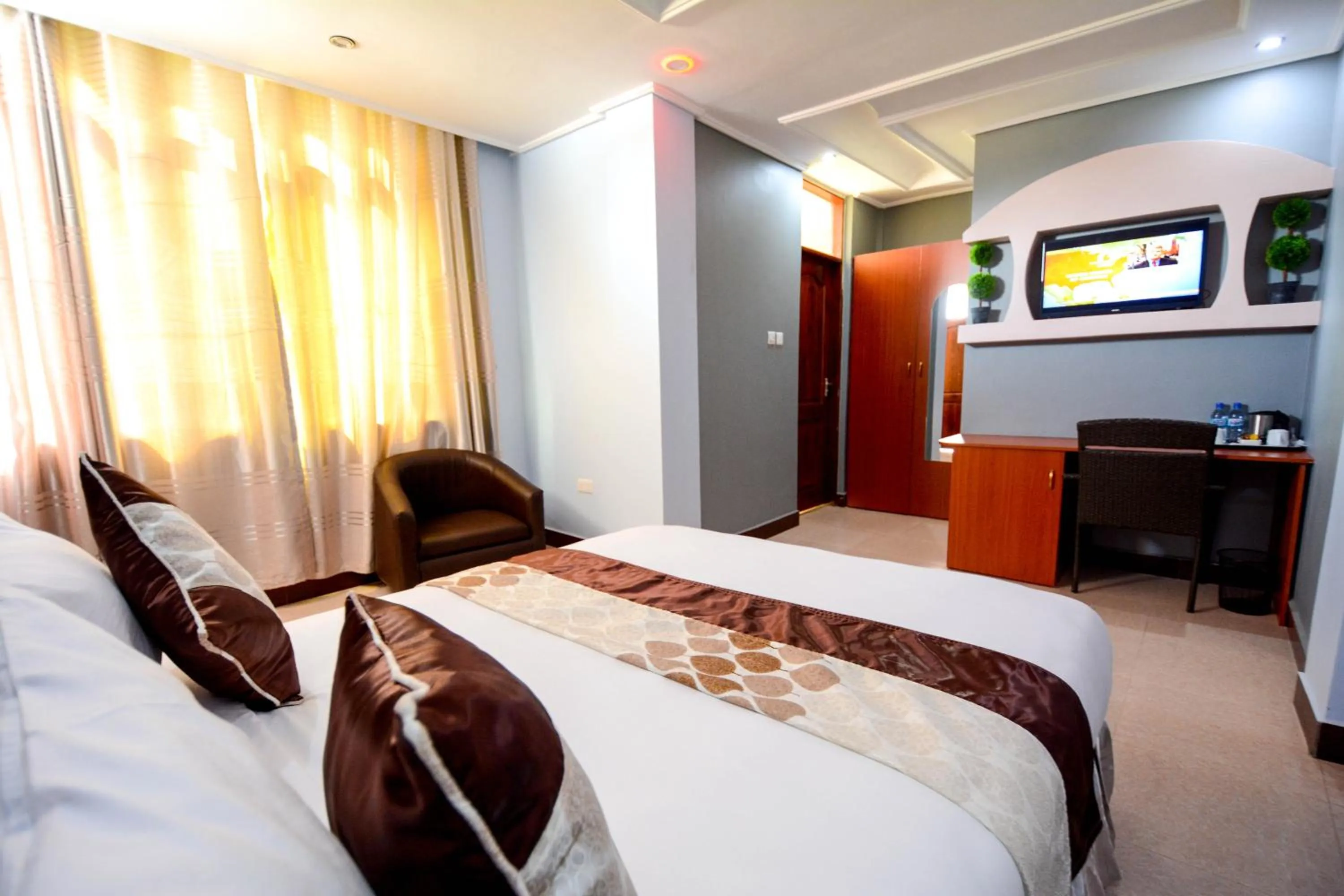 Day, Bed in Green Mountain Hotel