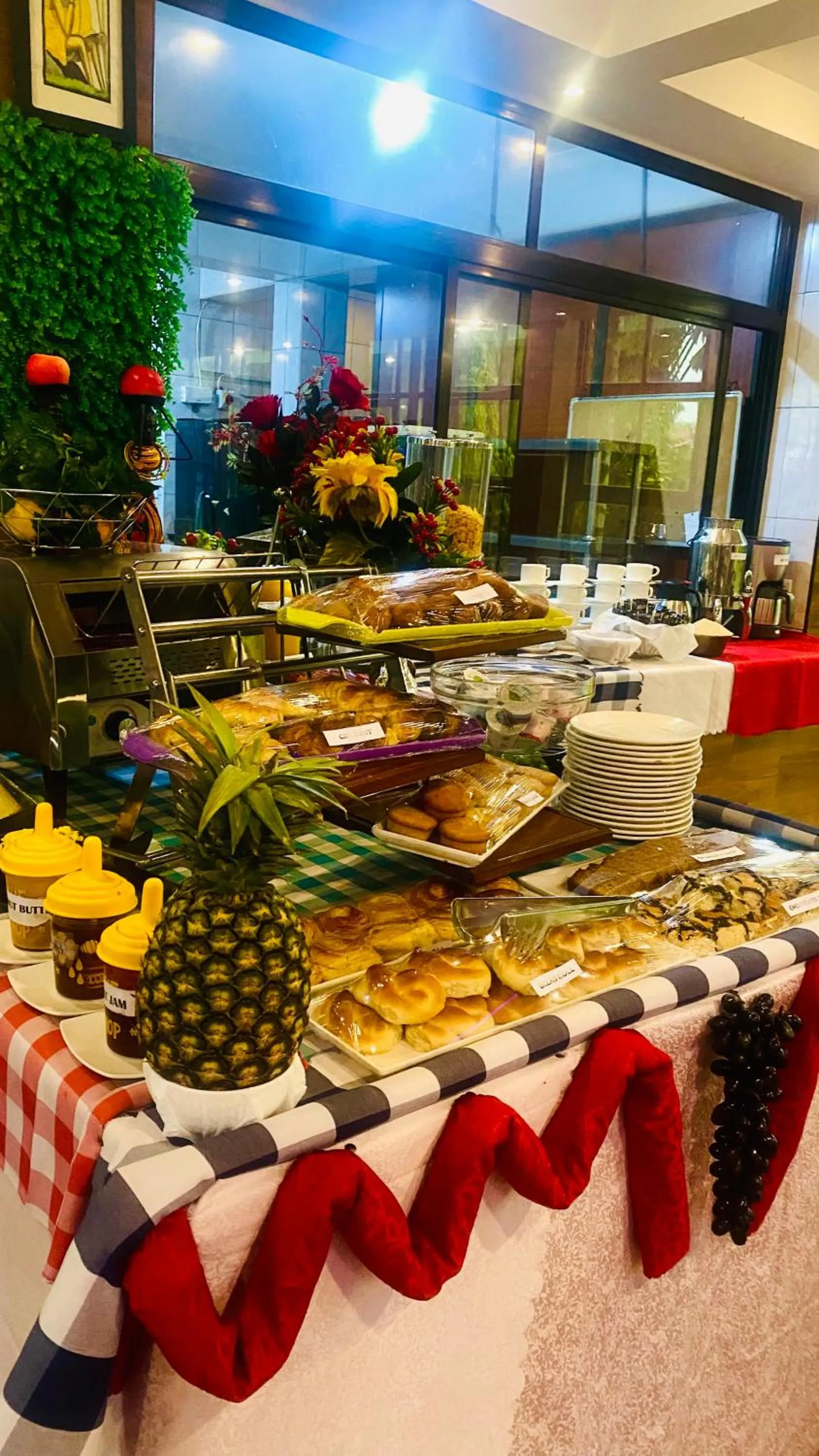 Buffet breakfast in Green Mountain Hotel