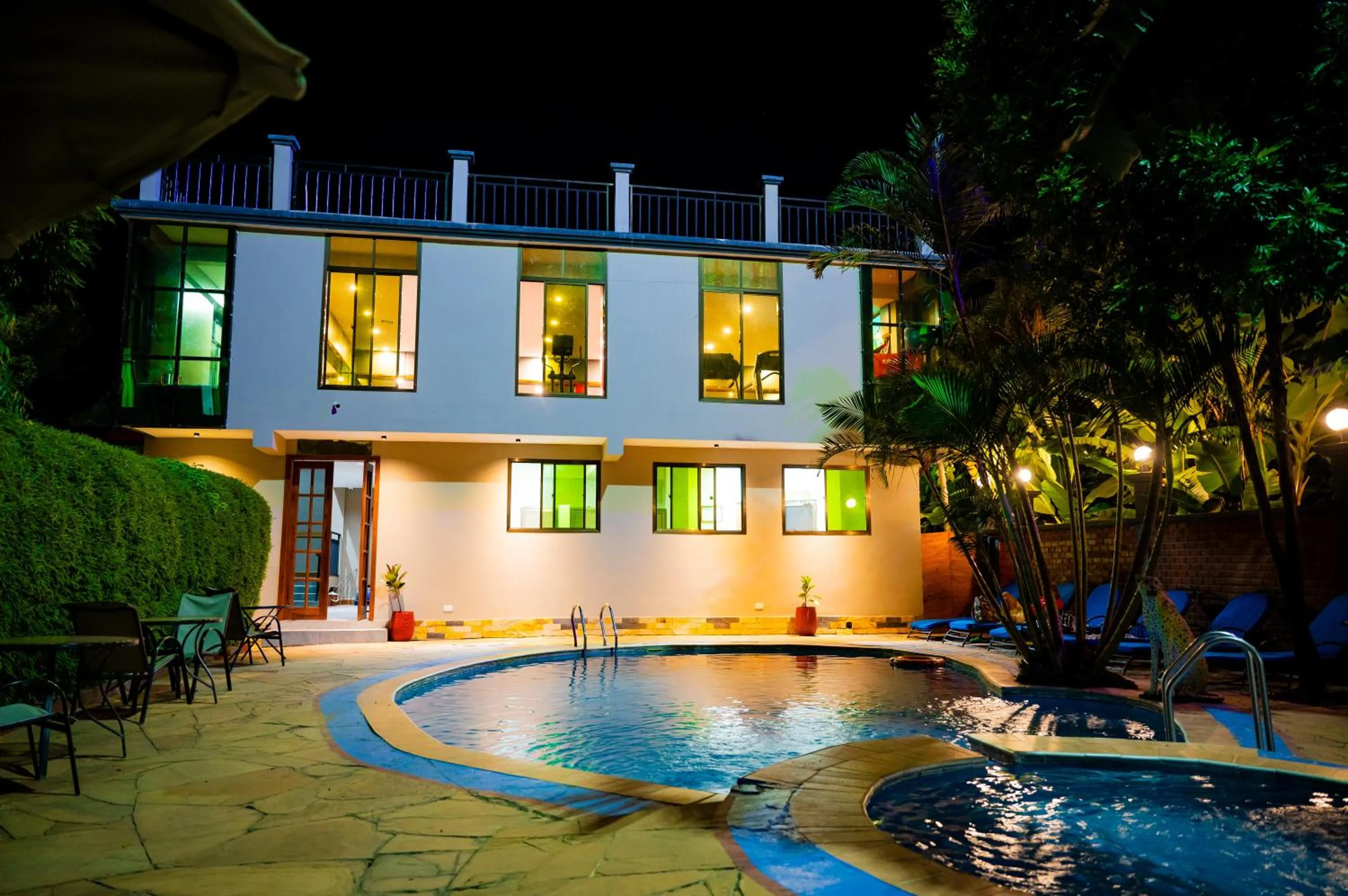 Swimming pool in Green Mountain Hotel